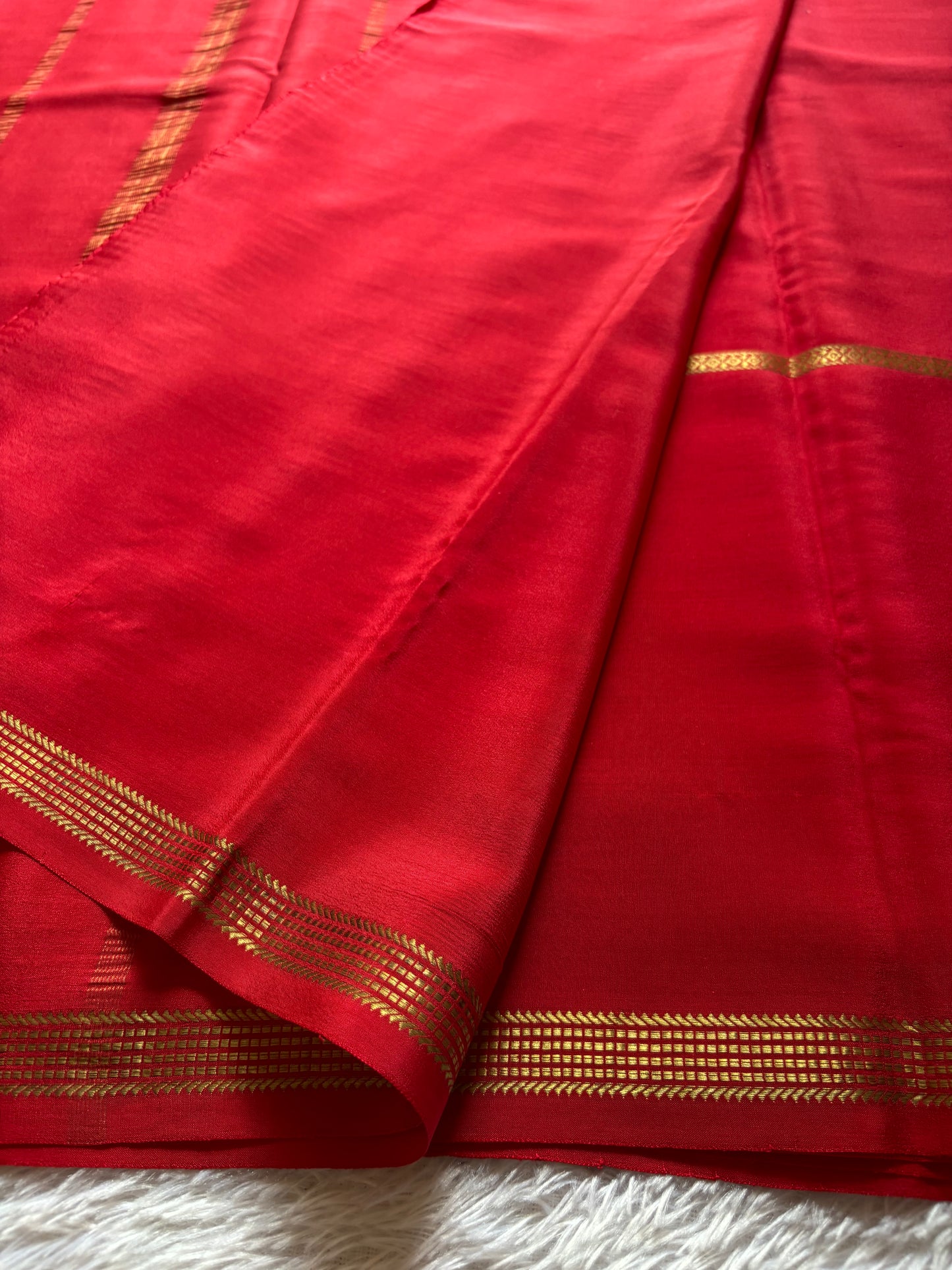Sunidhi : Solid Red
