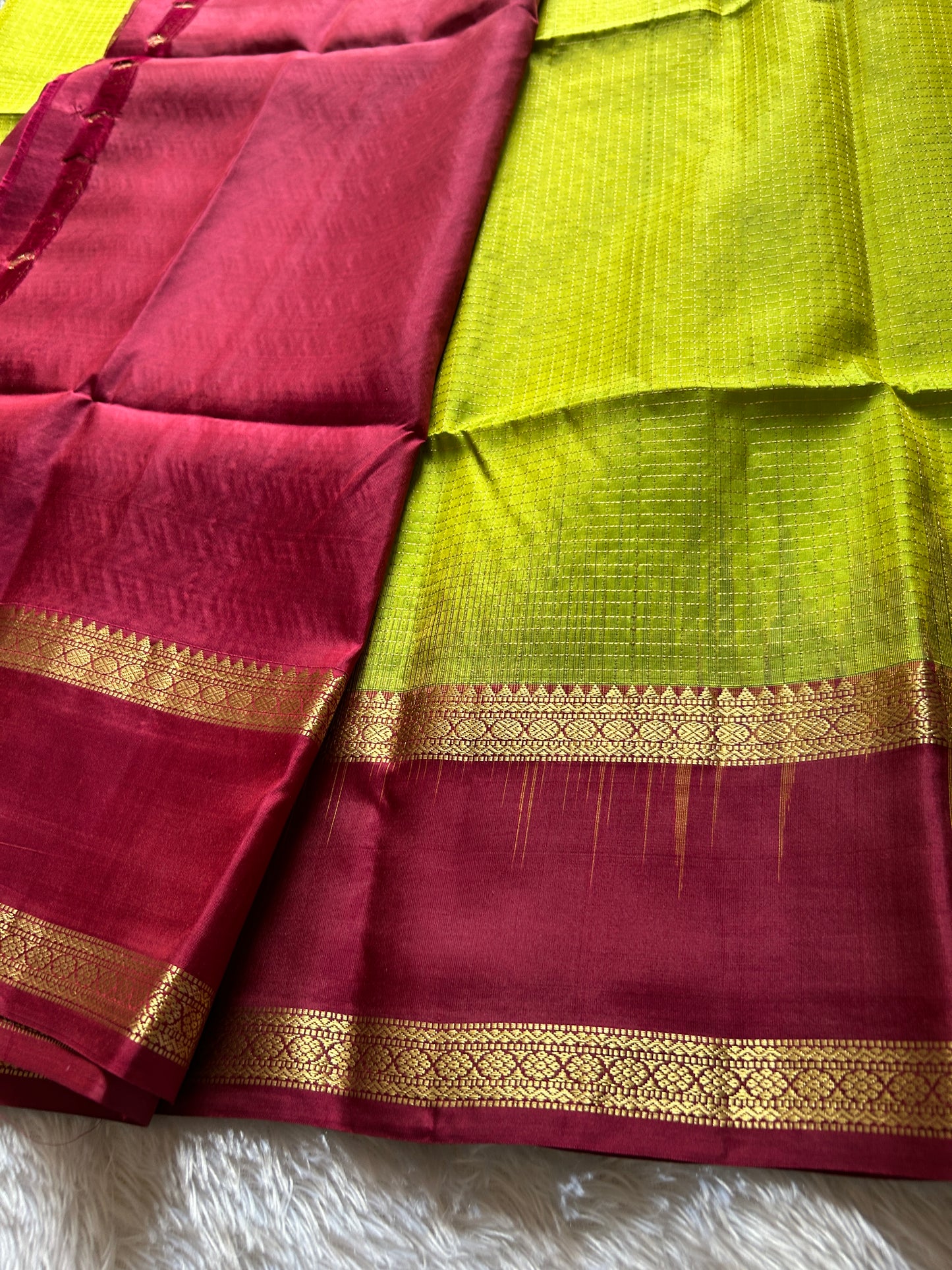 Seetha (2D) : Lime green-maroon