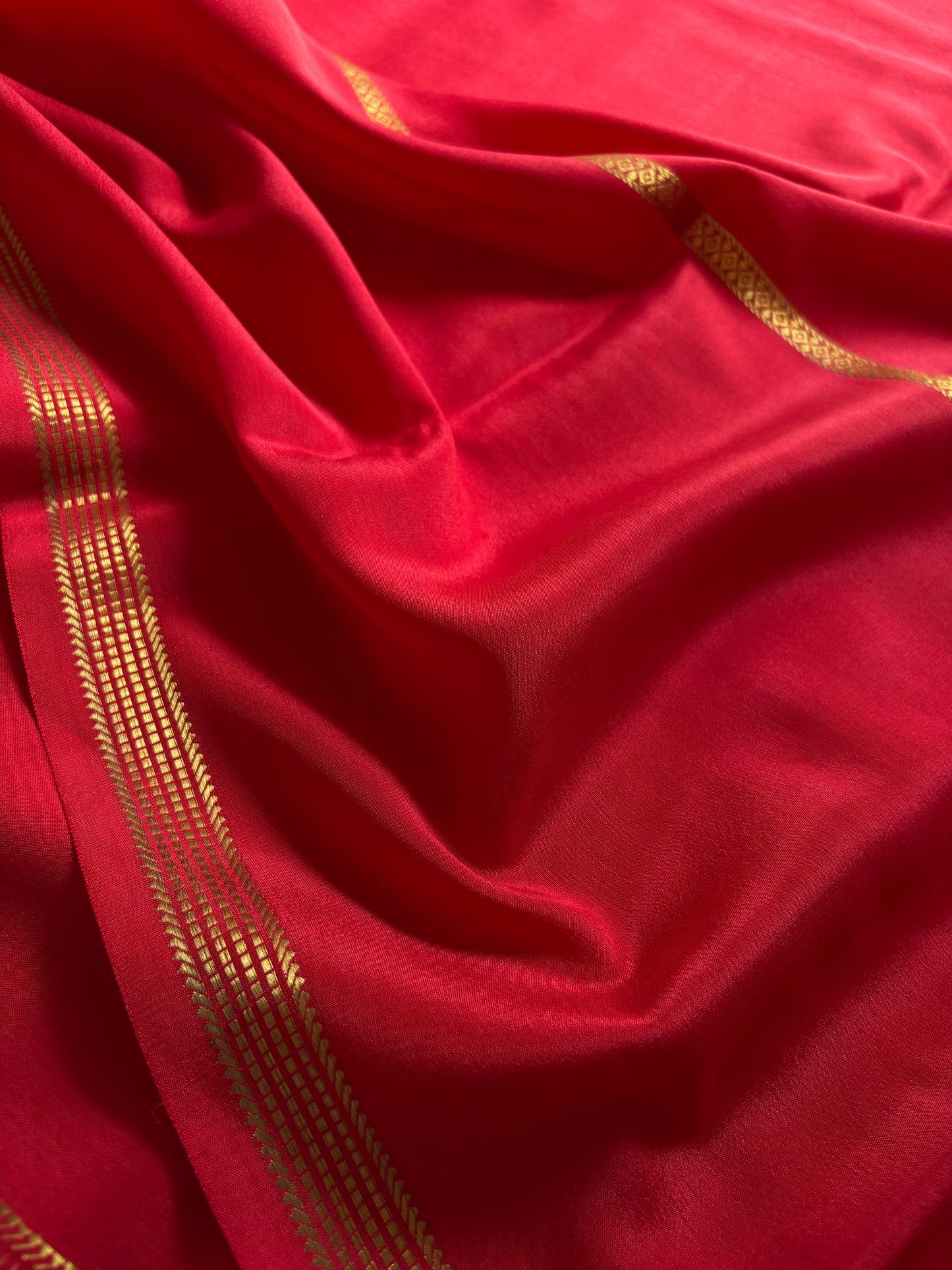 Sunidhi : Solid Red
