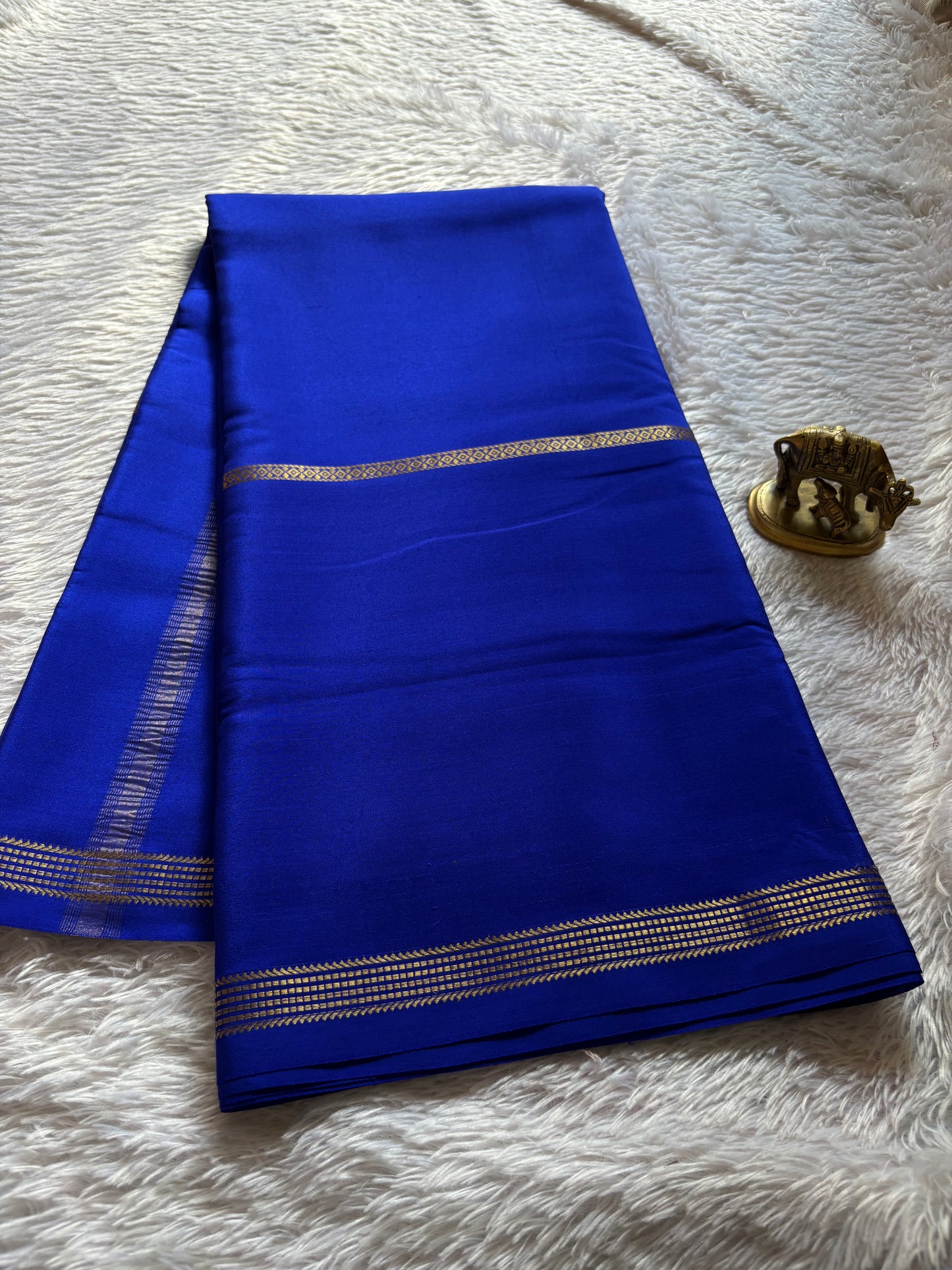 Sunidhi : Solid Royal blue