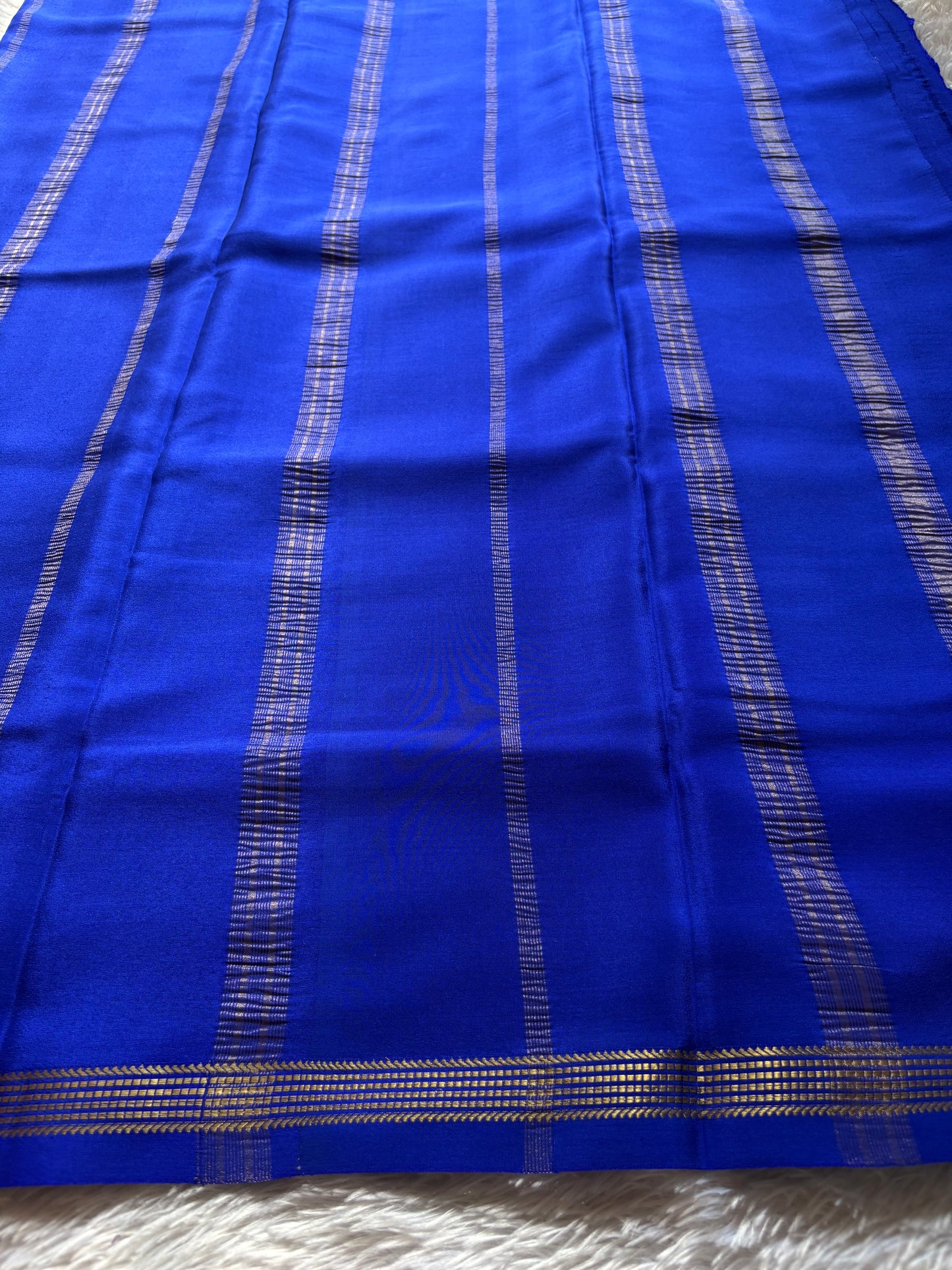 Sunidhi : Solid Royal blue