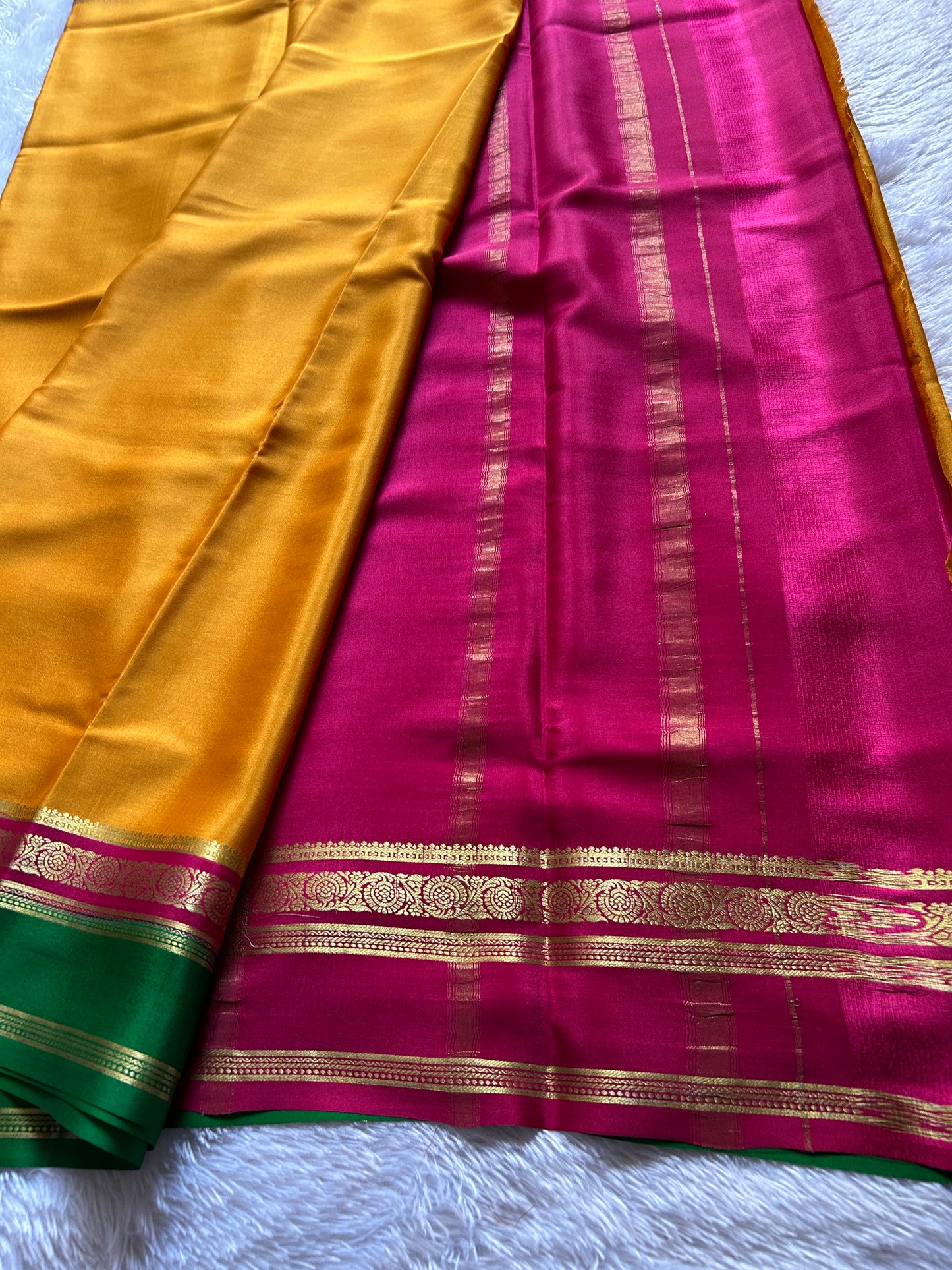 Tara (3D) : Golden yellow-pink-green