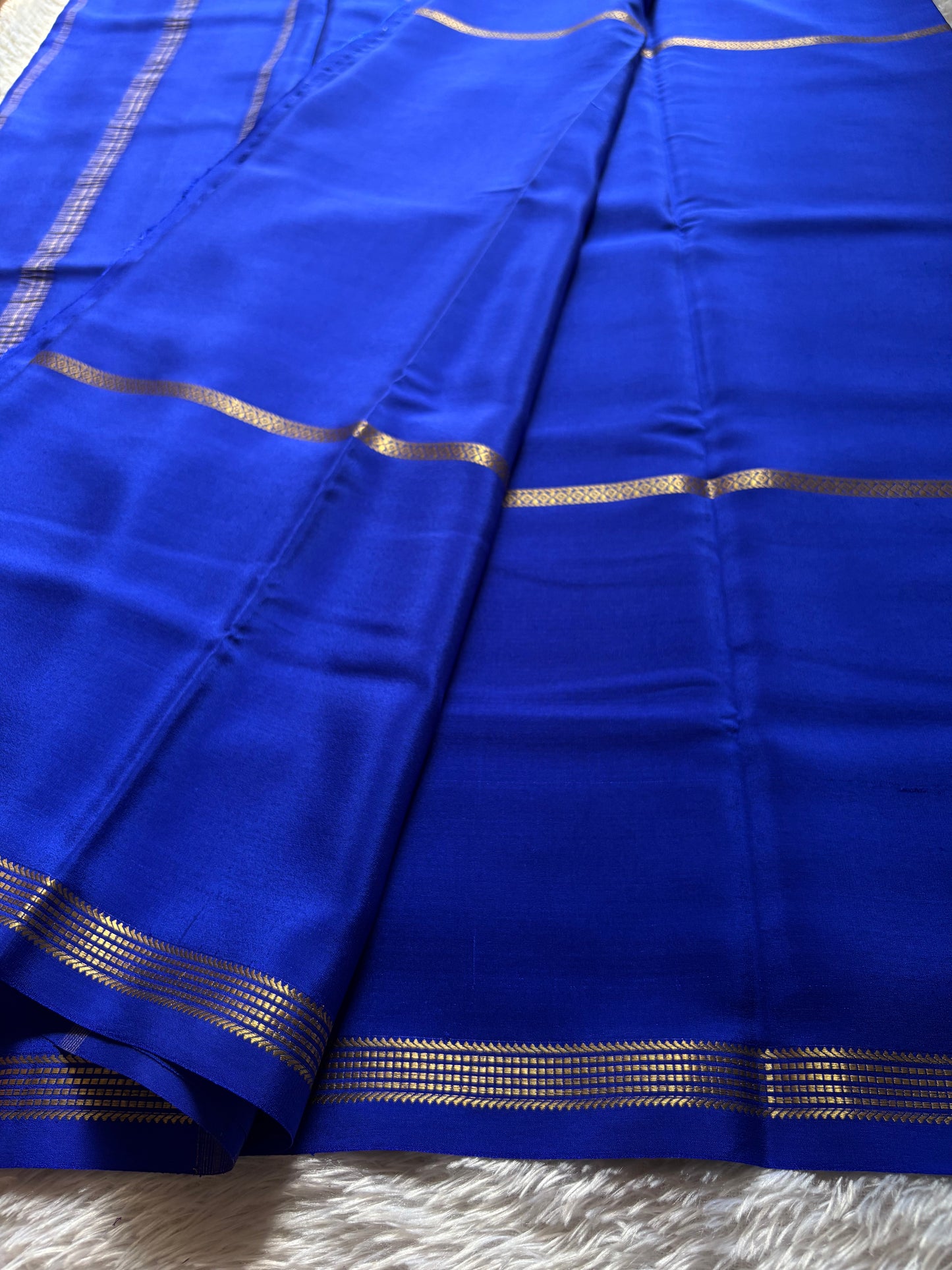 Sunidhi : Solid Royal blue