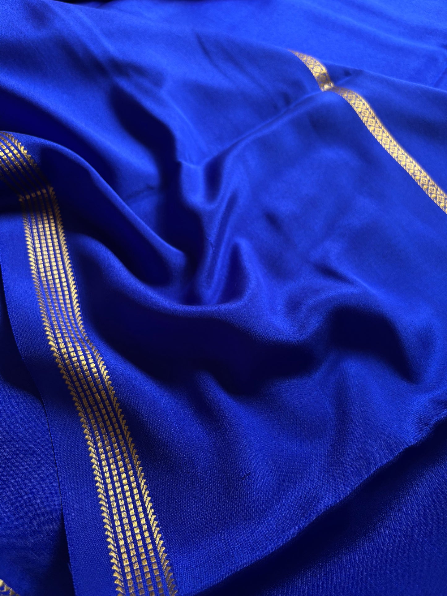 Sunidhi : Solid Royal blue