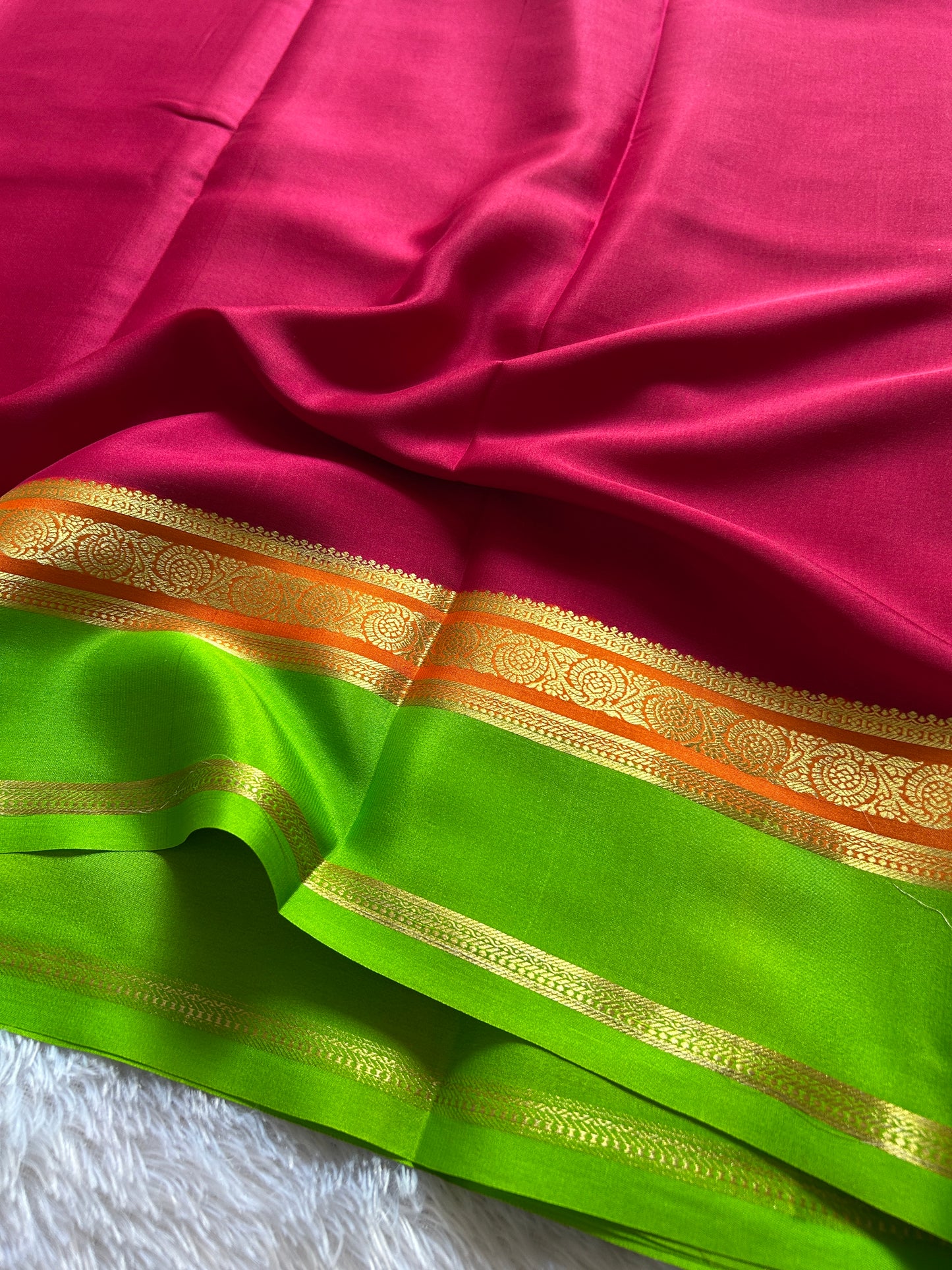 Tara (3D) : Dark pink-orange-lime green