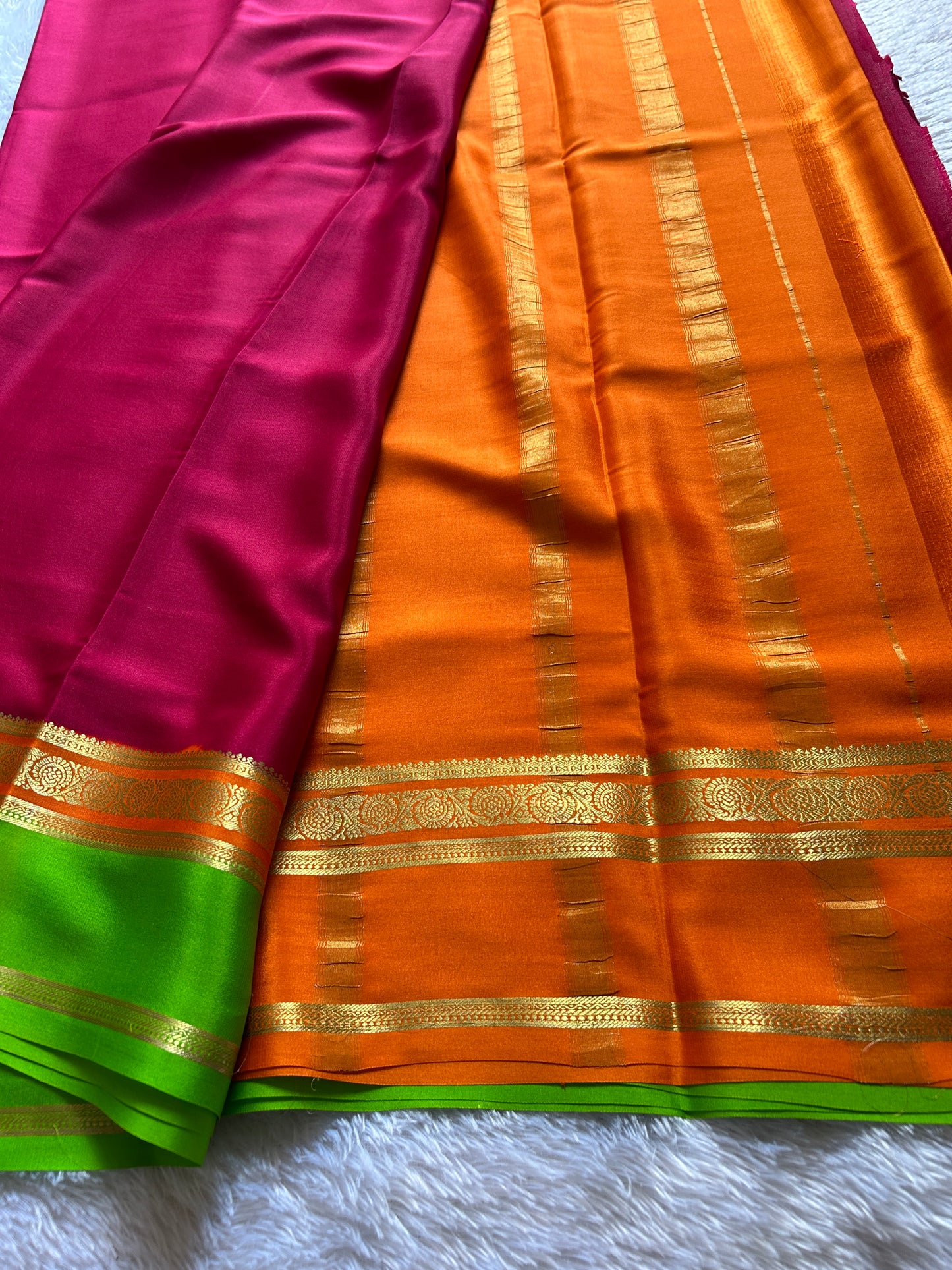 Tara (3D) : Dark pink-orange-lime green
