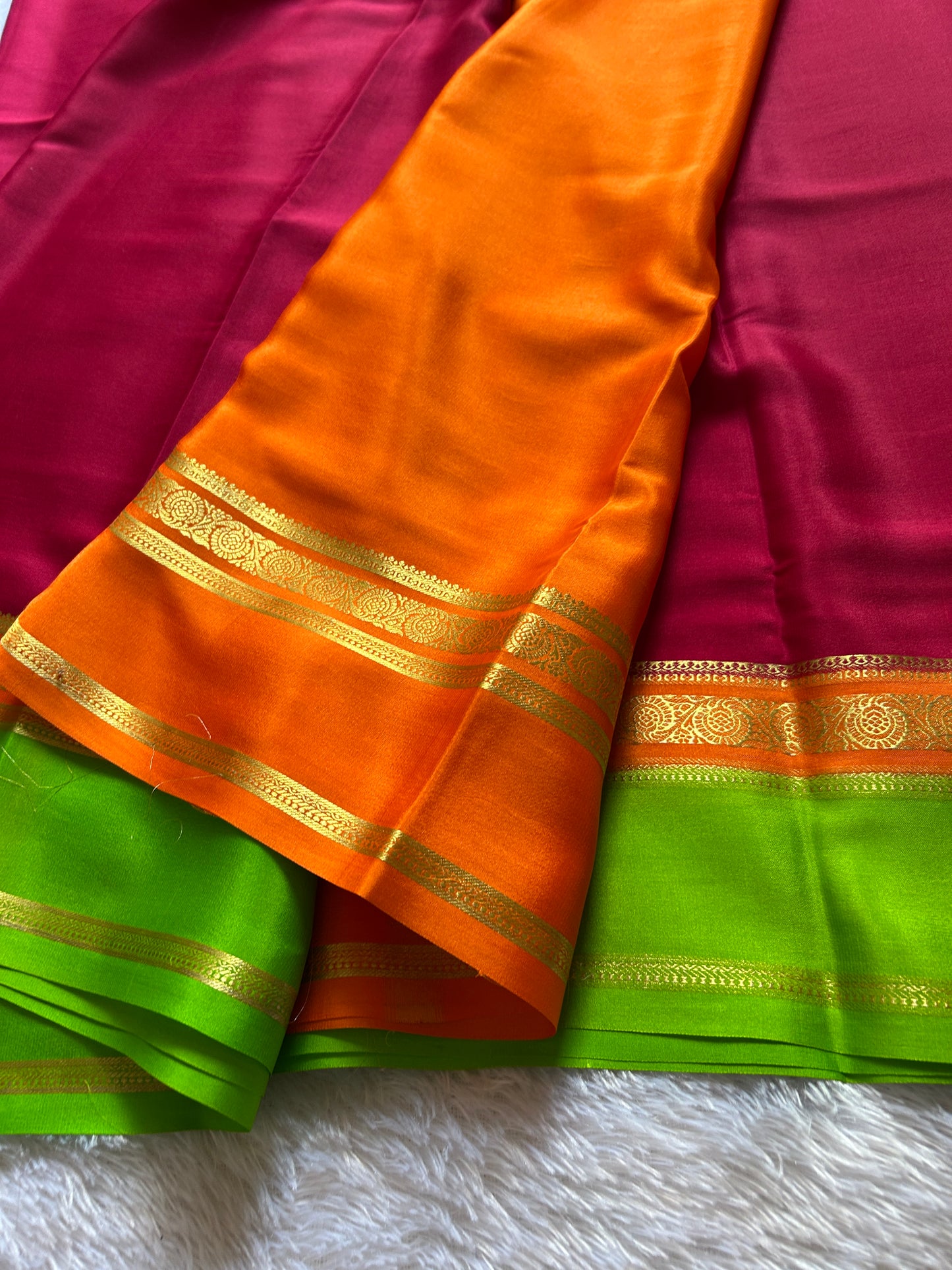 Tara (3D) : Dark pink-orange-lime green