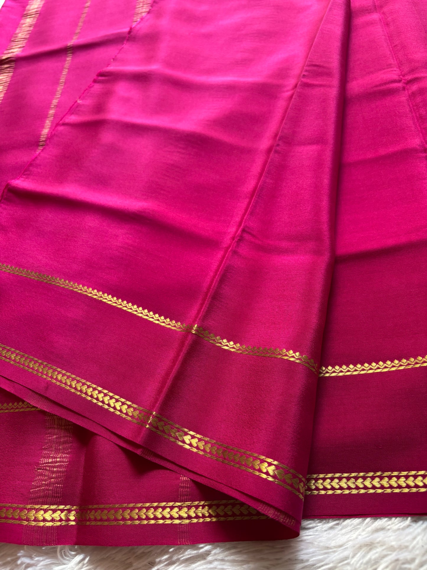 Indrani : Solid Rani pink