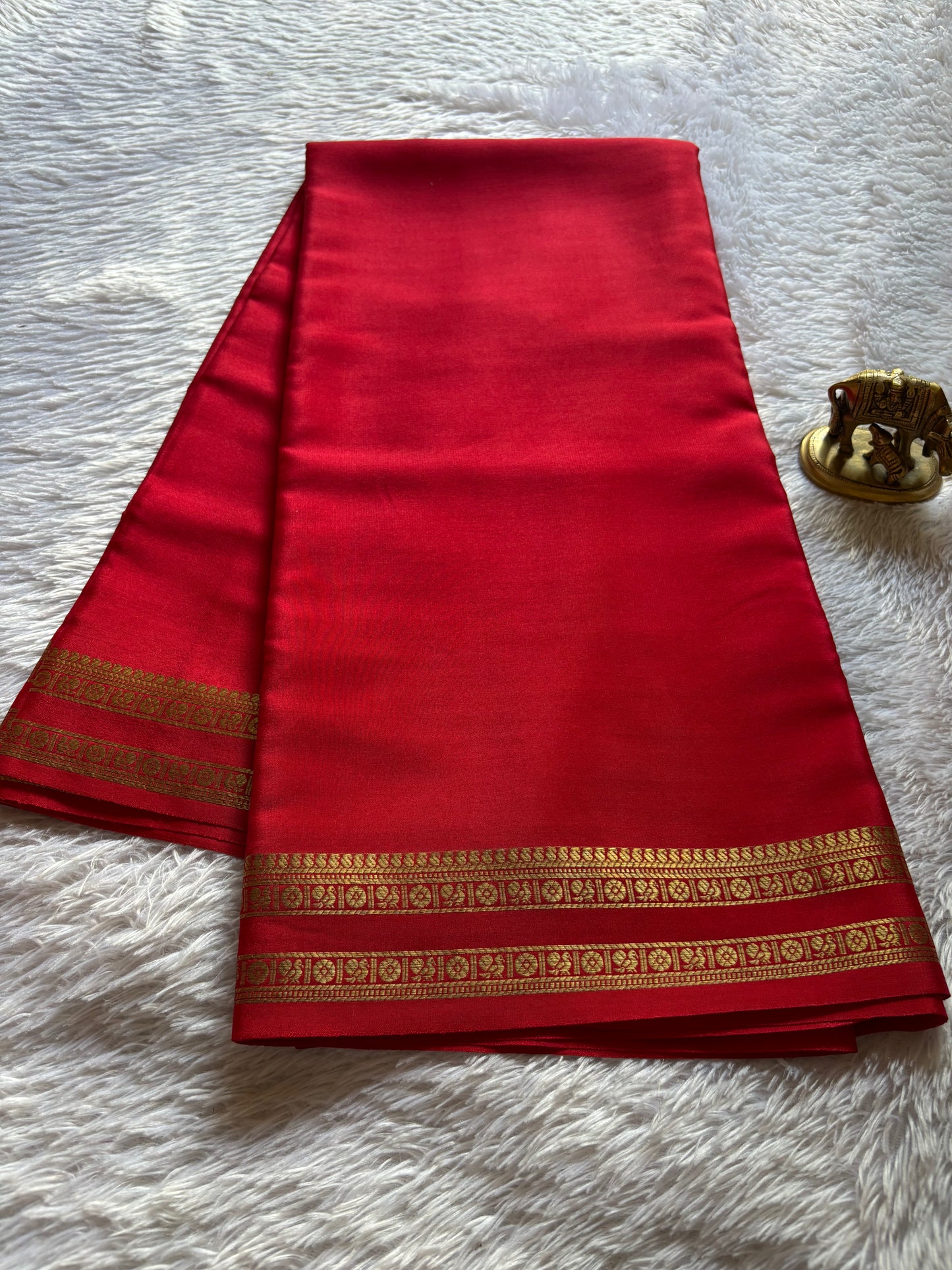 Ramani : Solid Red