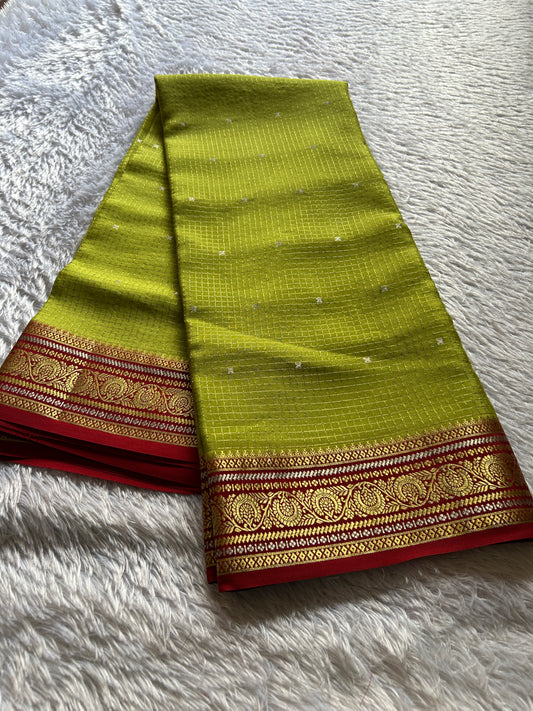 Haasini (2D) : Lime green-maroon