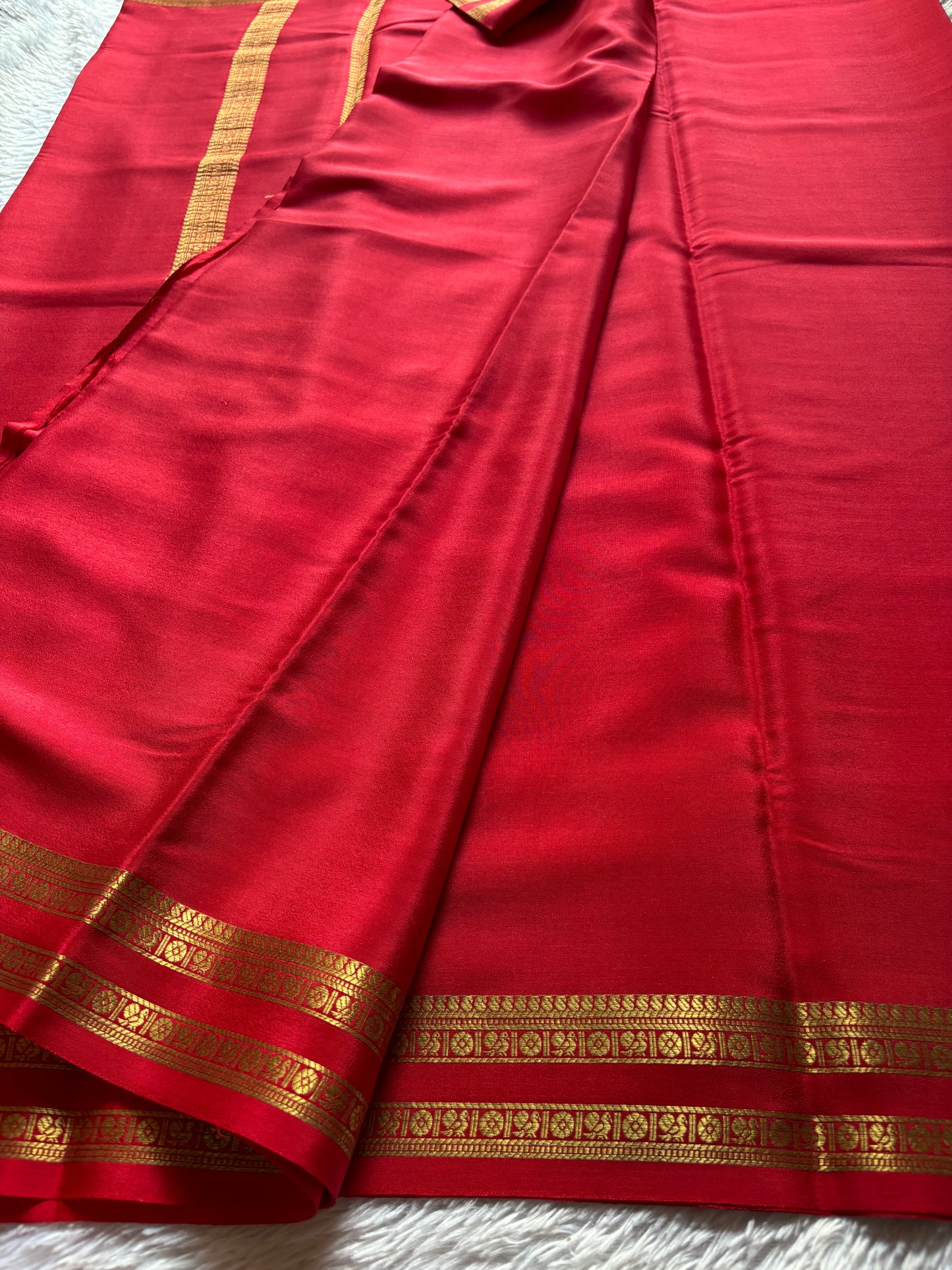 Ramani : Solid Red