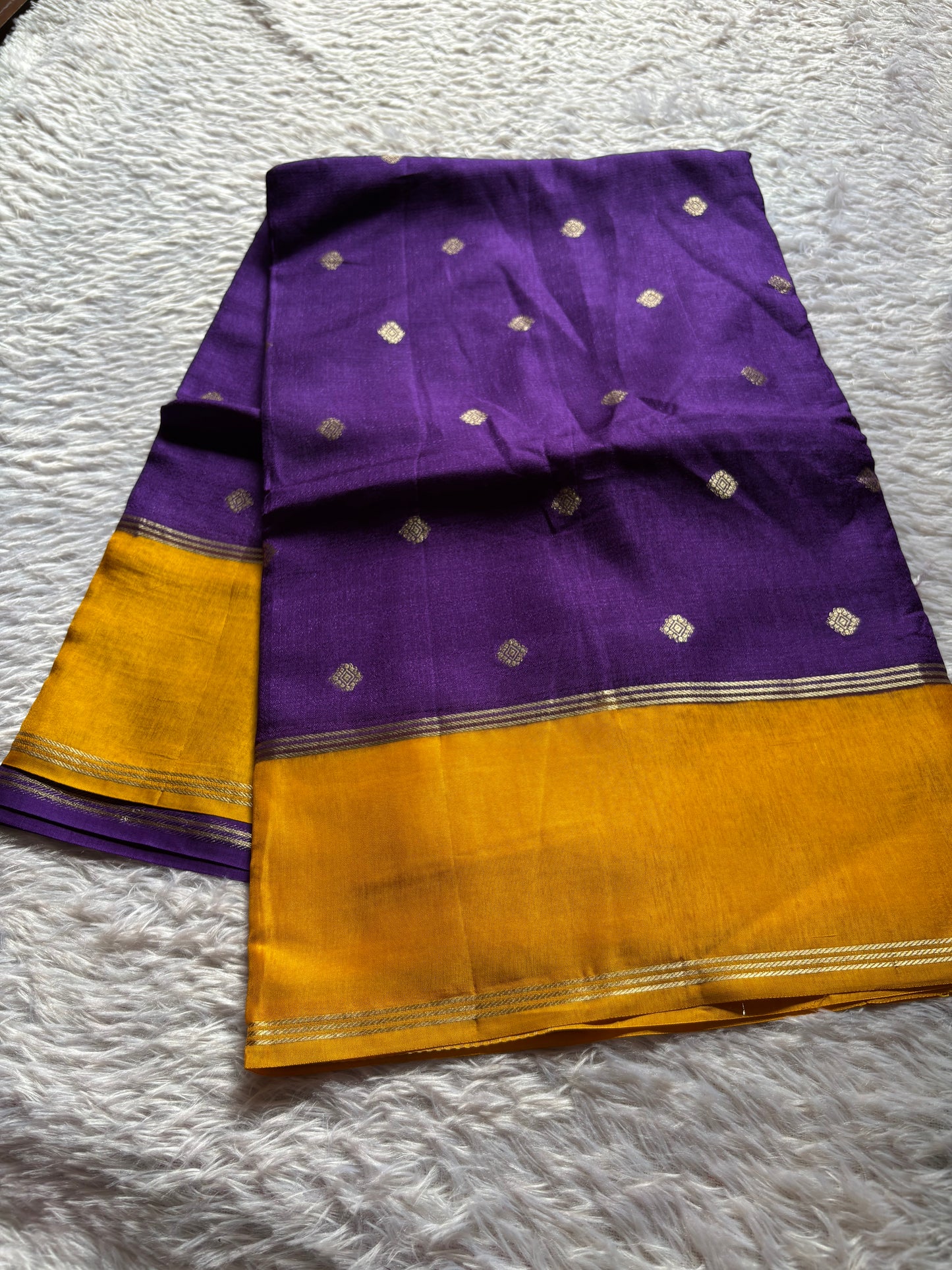 SS136 (2D) : Violet-golden yellow