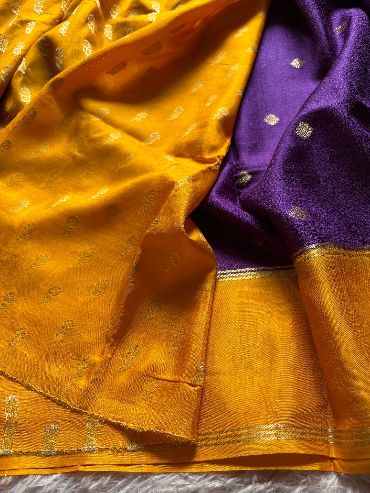 SS136 (2D) : Violet-golden yellow