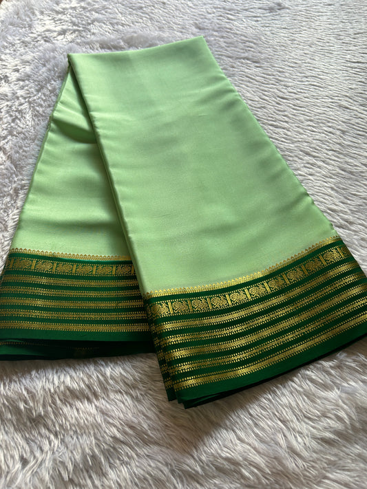 Soujanya (2D) : Pista green-bottle green