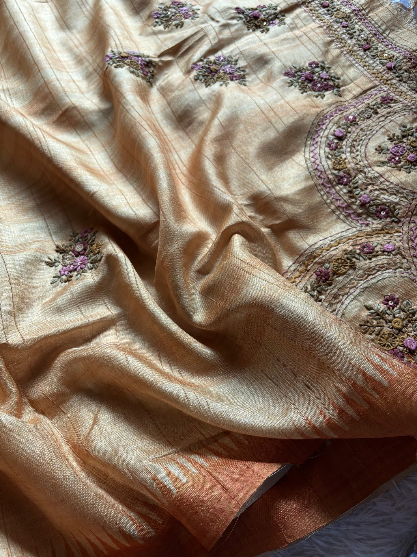 SS137 (2D) : Beige-rust brown