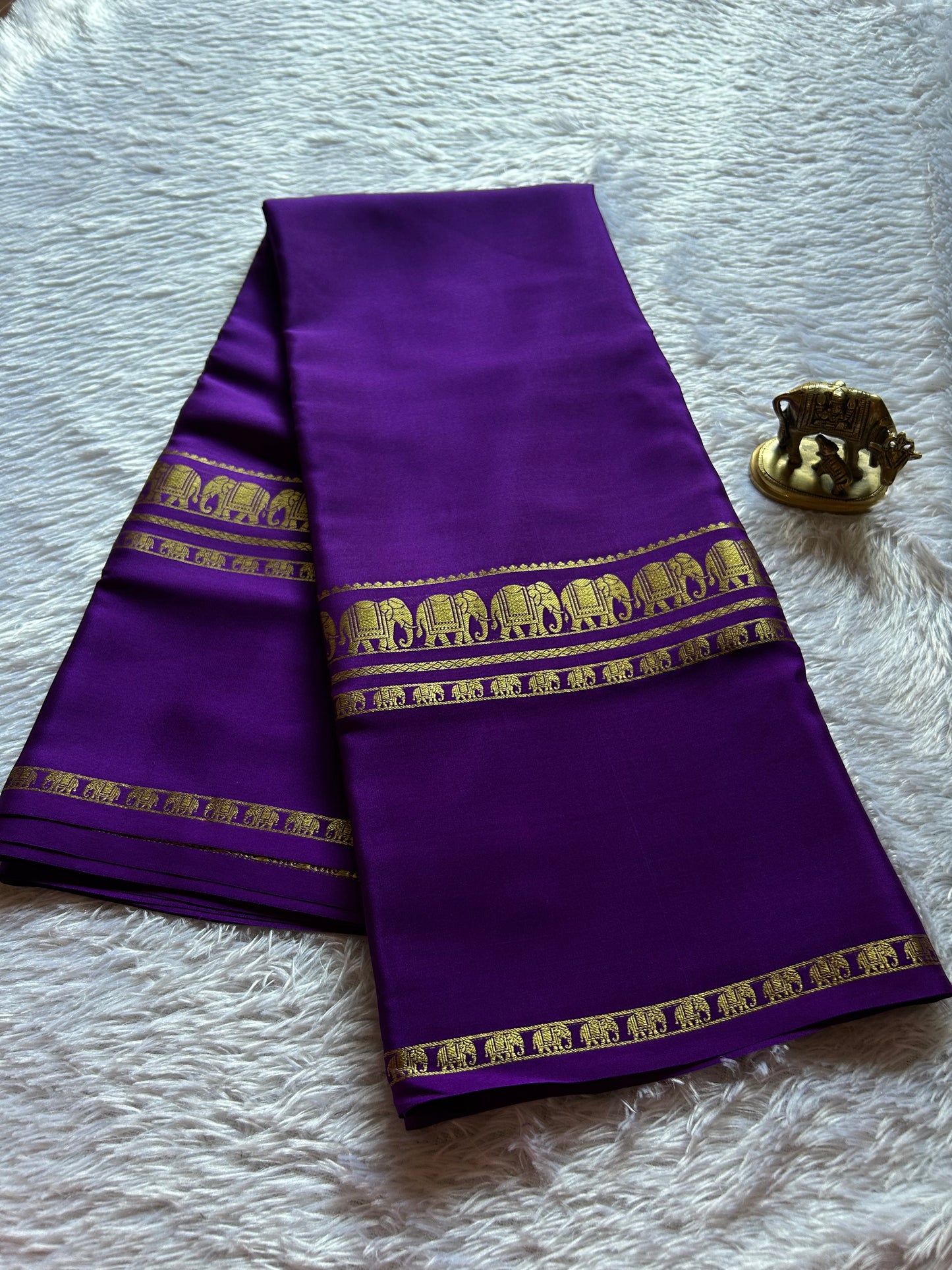 Prashanthi : Solid Violet