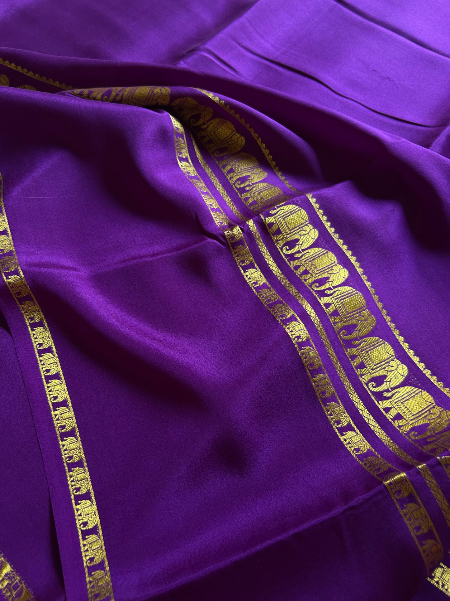 Prashanthi : Solid Violet