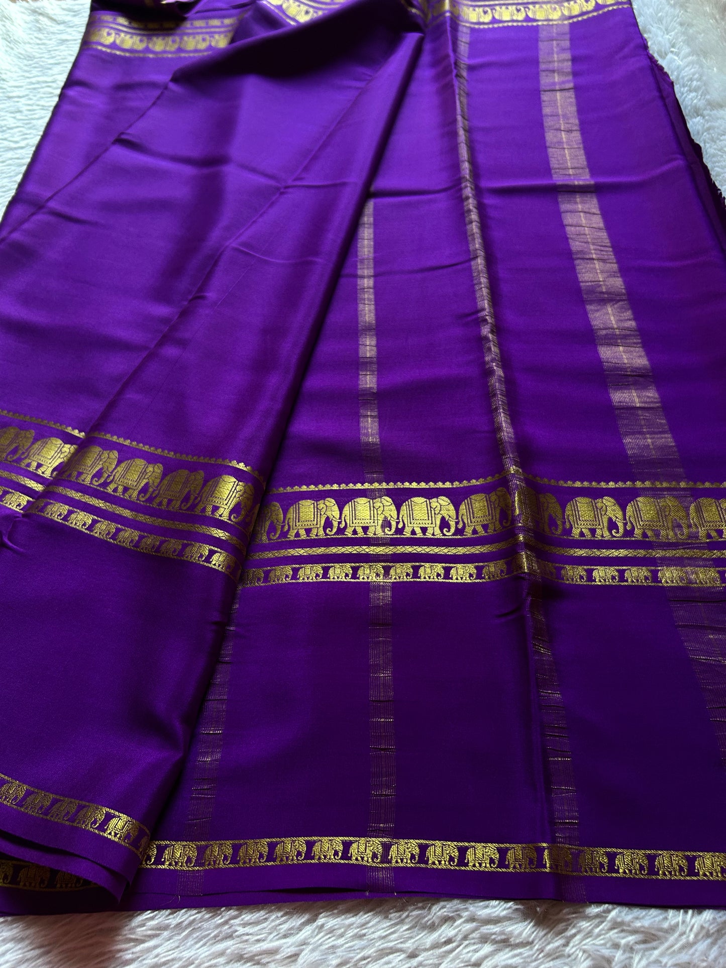 Prashanthi : Solid Violet