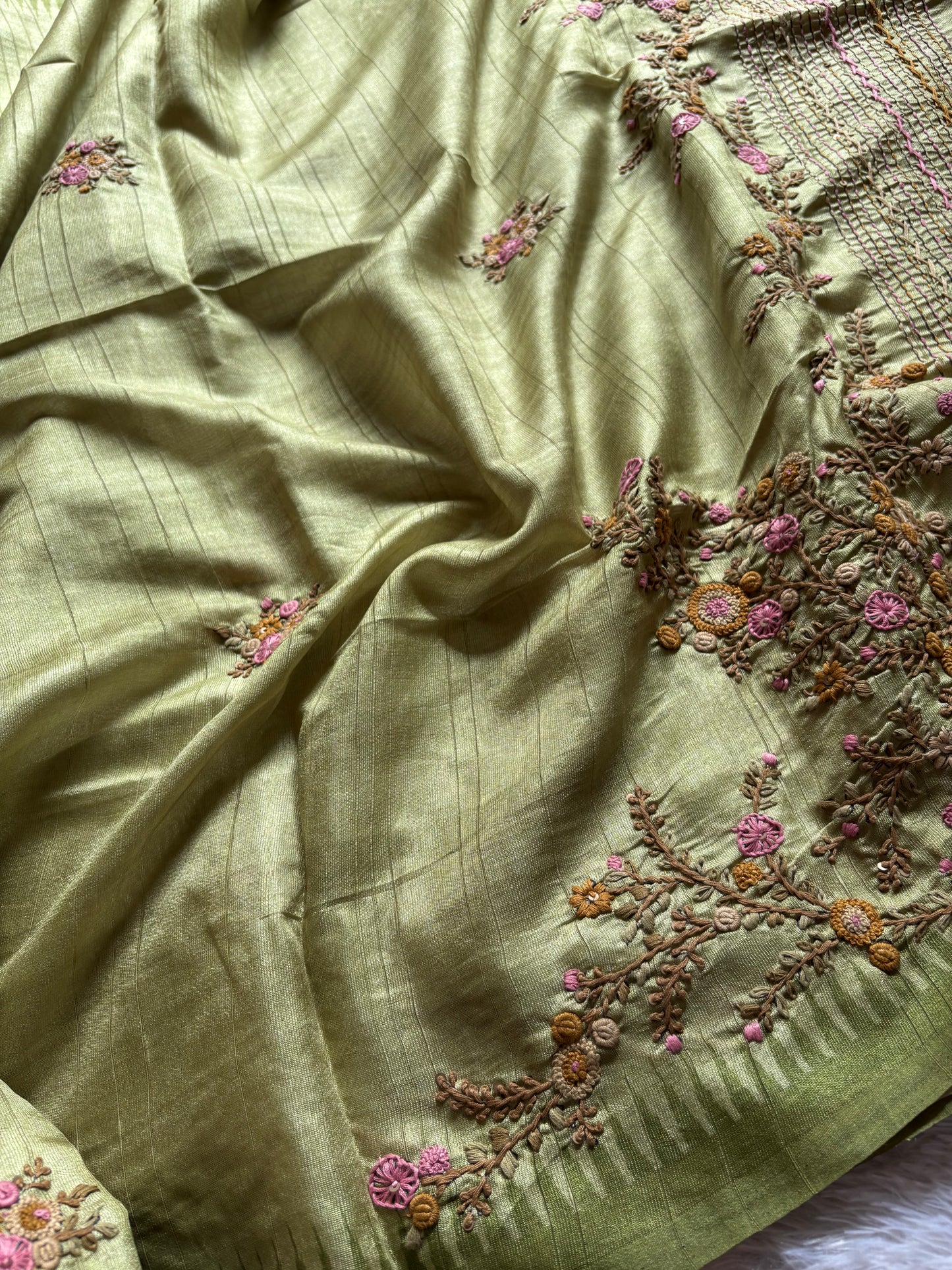 SS137 (2D) : Light pista green-sage green