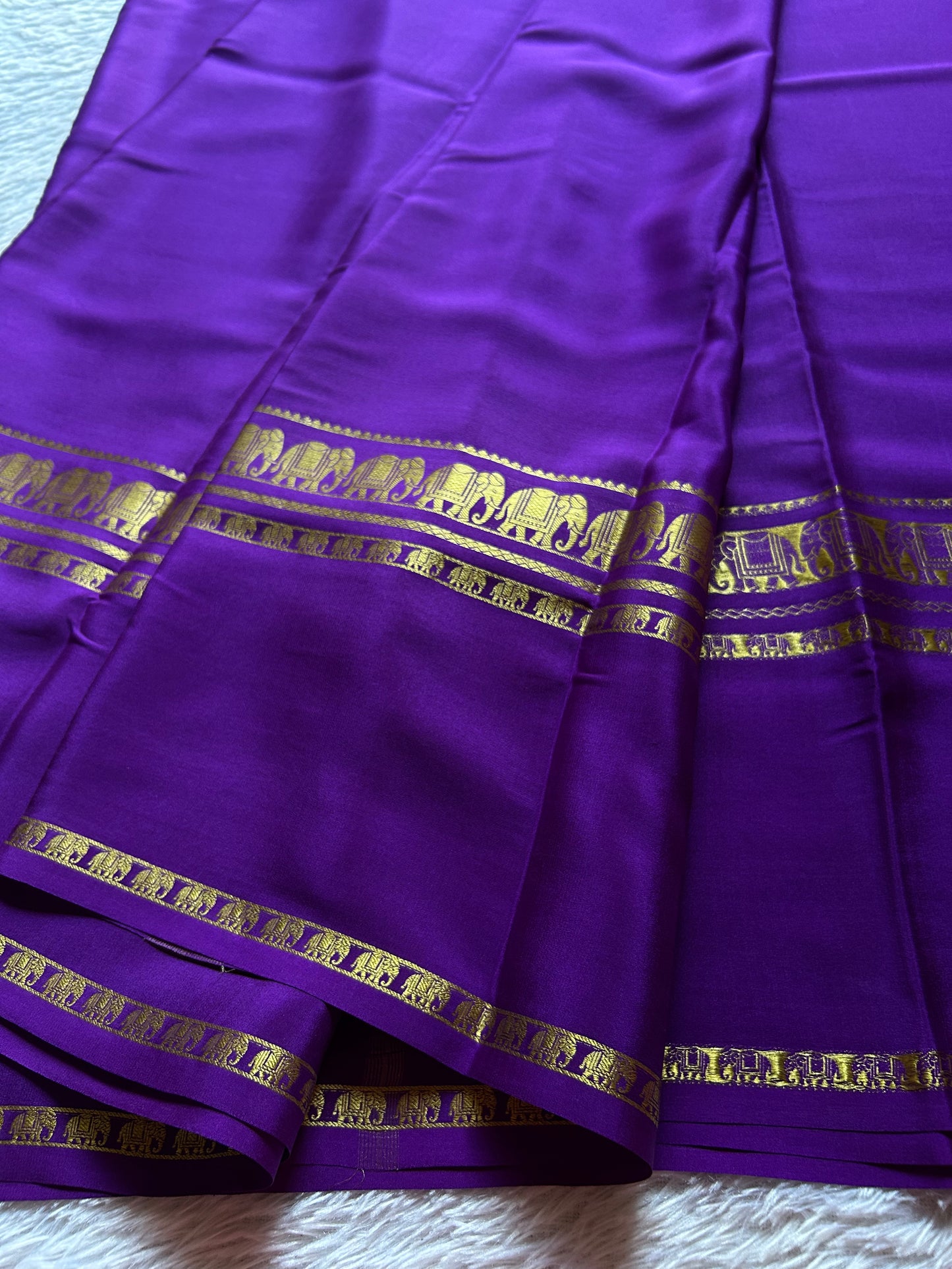 Prashanthi : Solid Violet