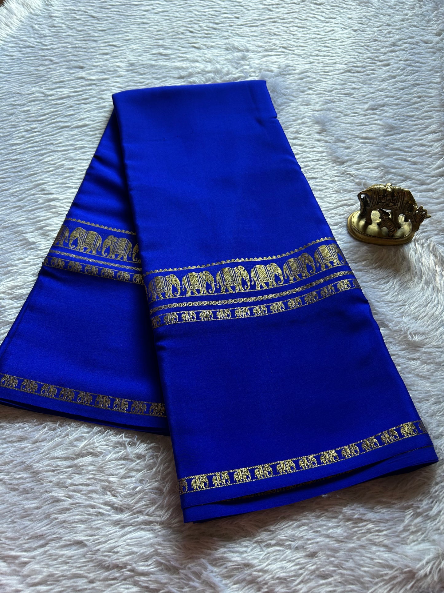 Prashanthi : Solid Royal blue