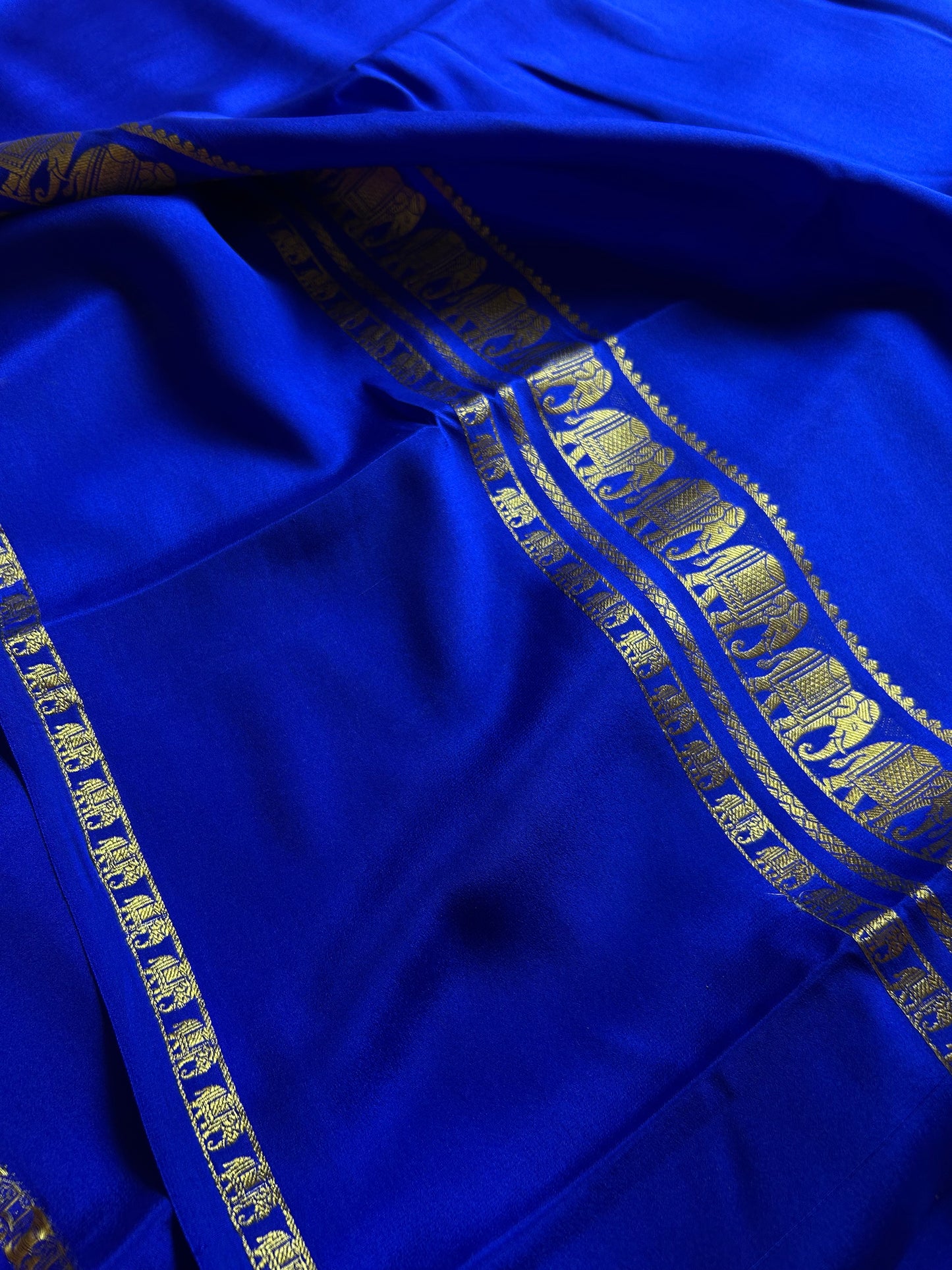 Prashanthi : Solid Royal blue