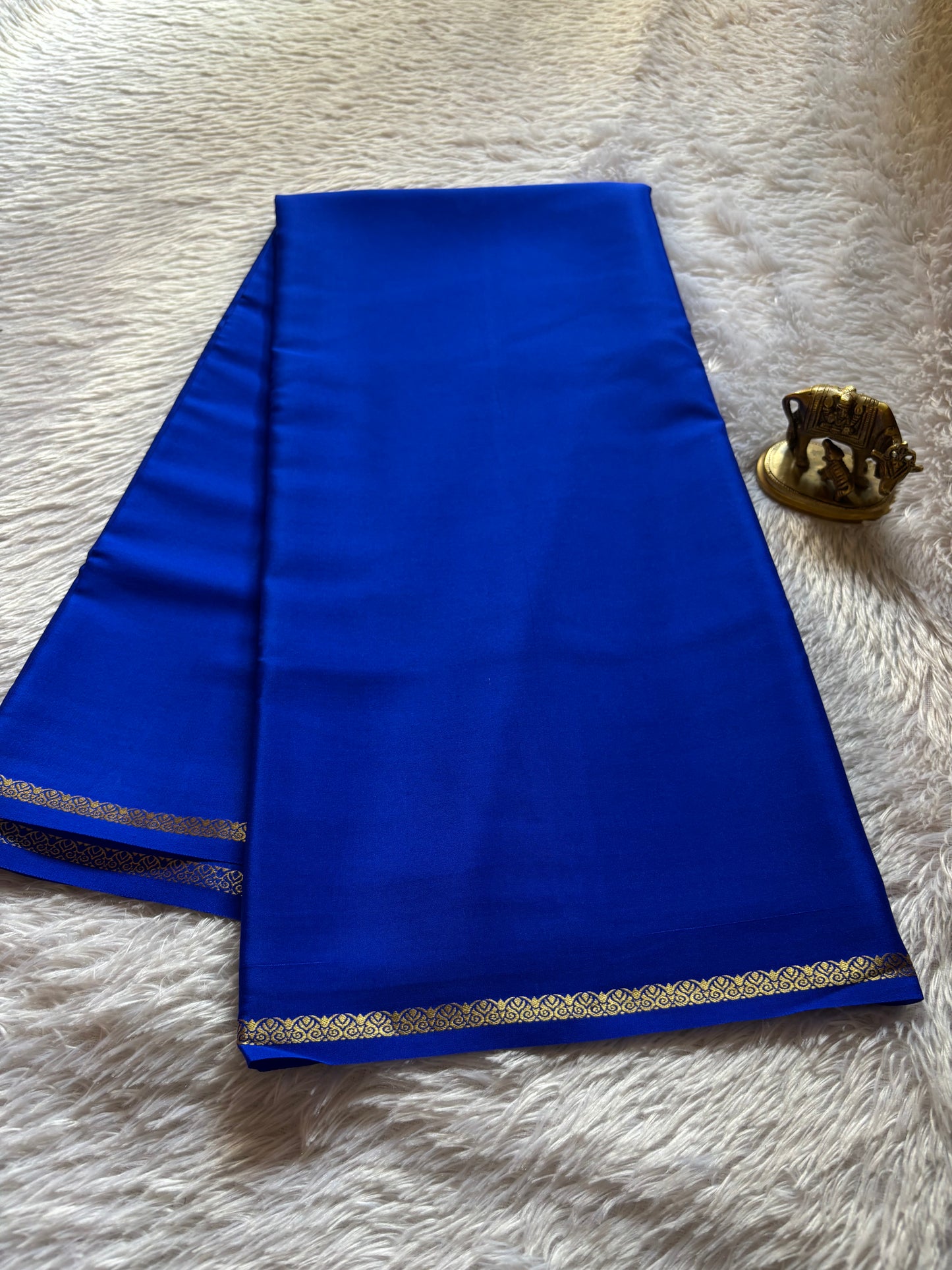 Kanasu : Solid Royal blue