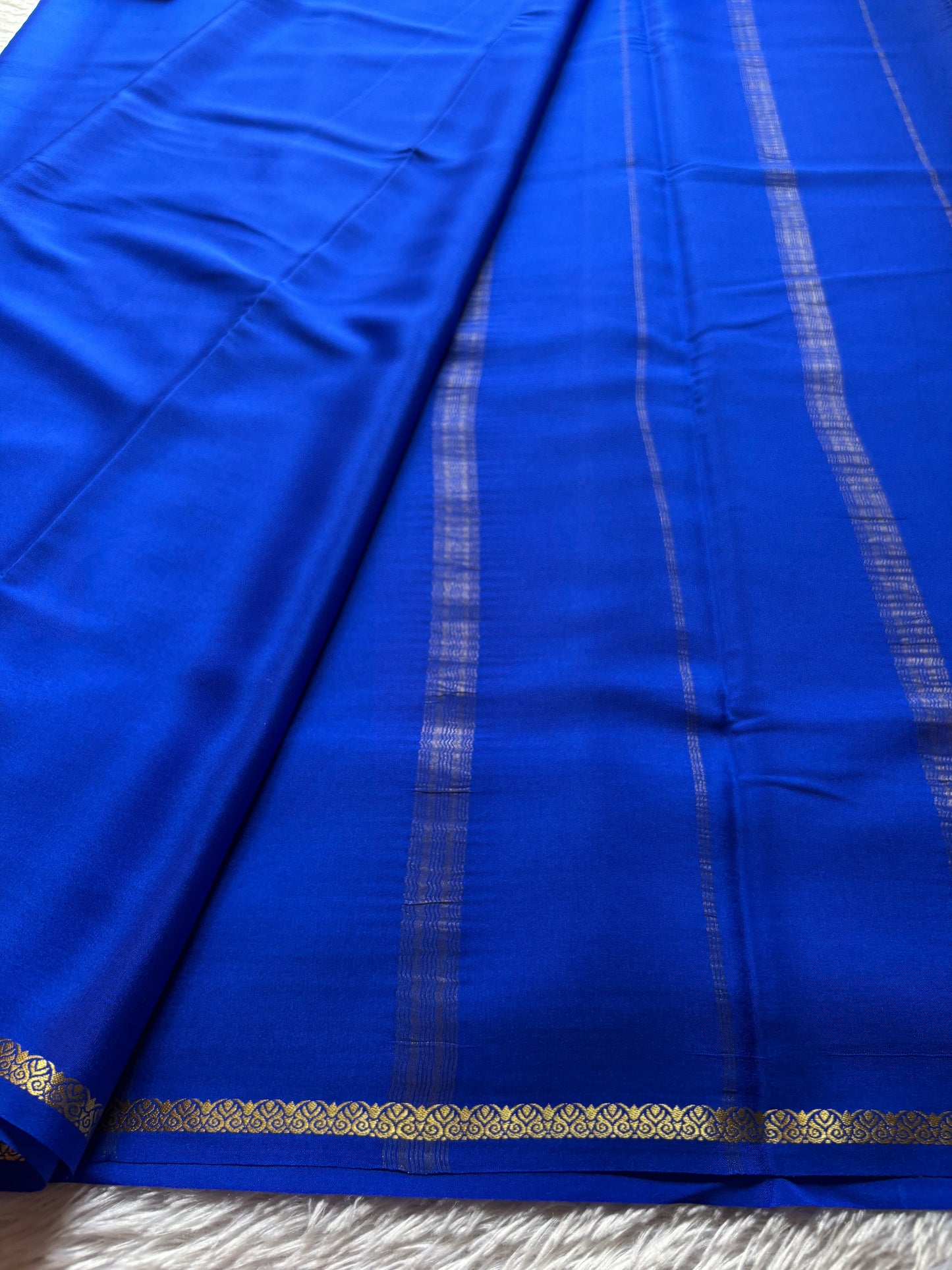 Kanasu : Solid Royal blue