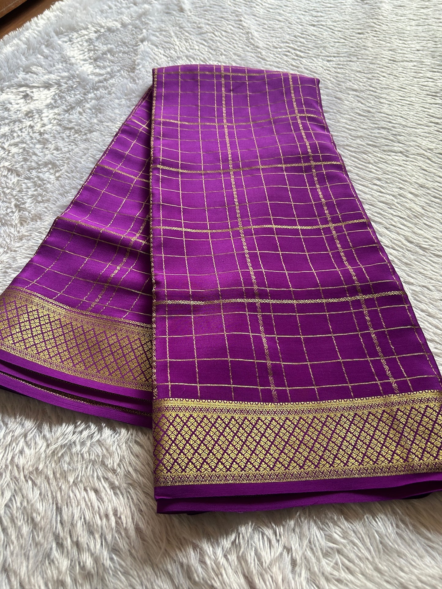 Sushma : Solid Dark Magenta