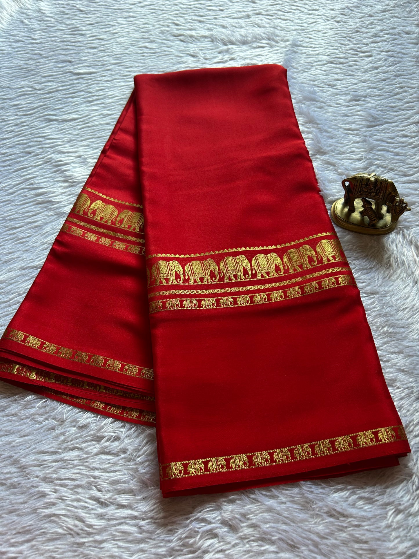 Prashanthi : Solid Red