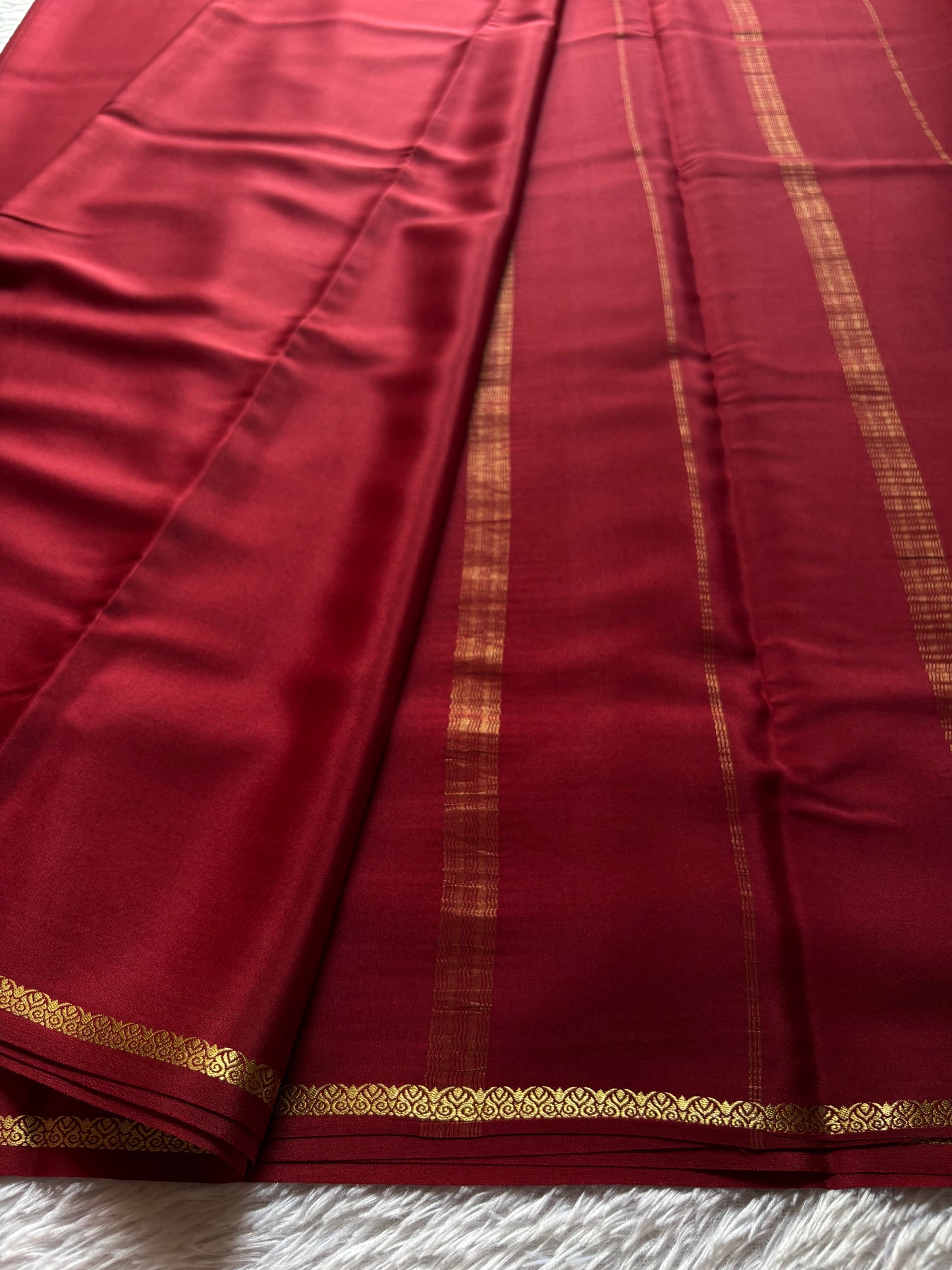 Kanasu : Solid Maroon