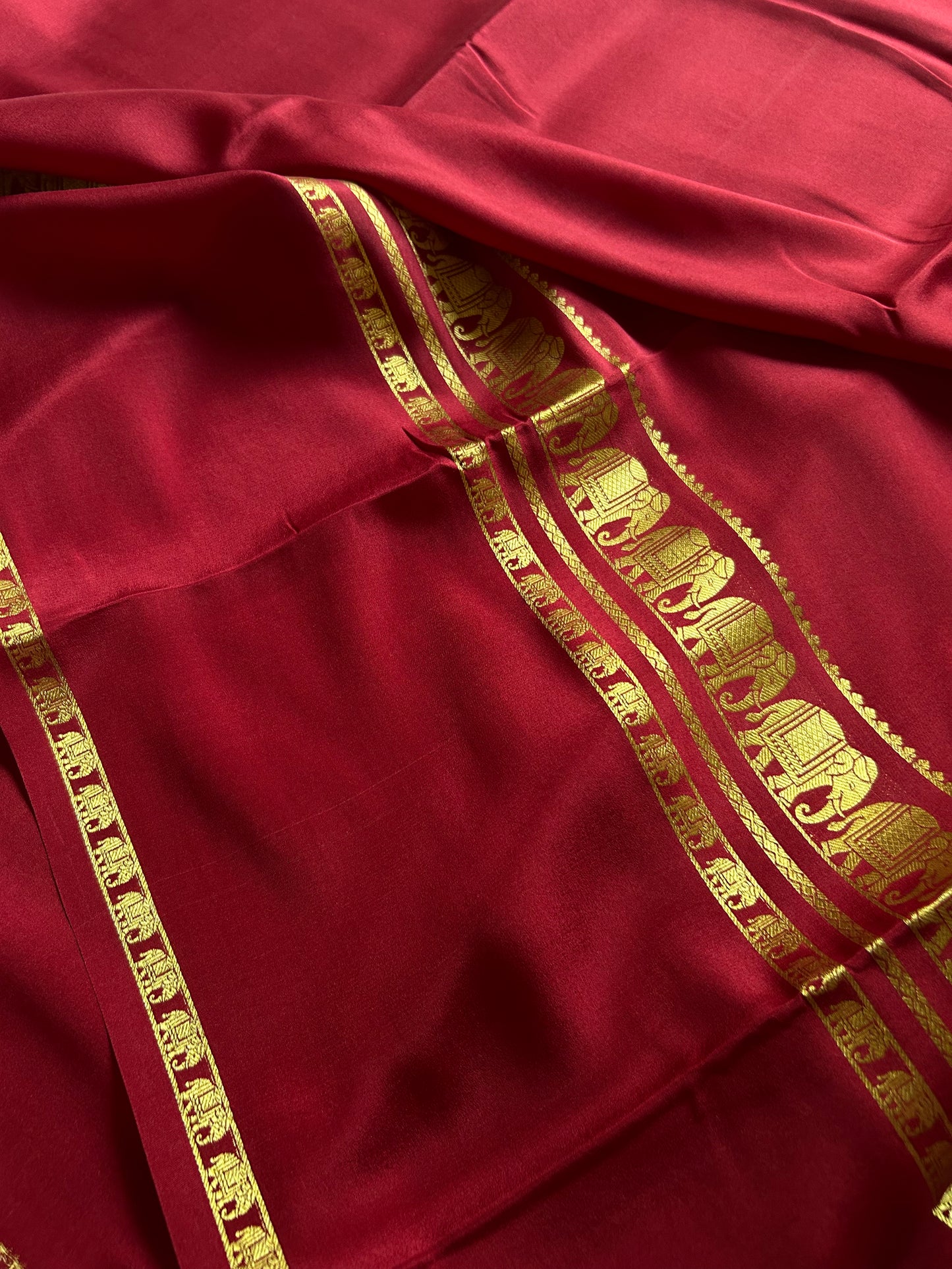 Prashanthi : Solid Maroon