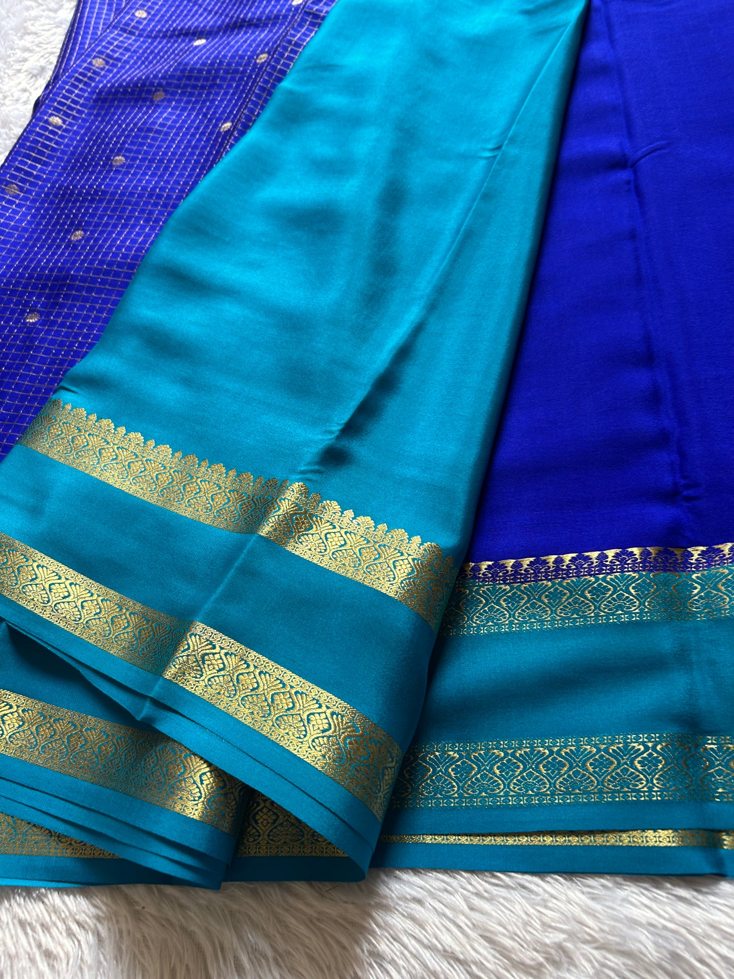Nandini (2D) : Royal blue-ananda blue