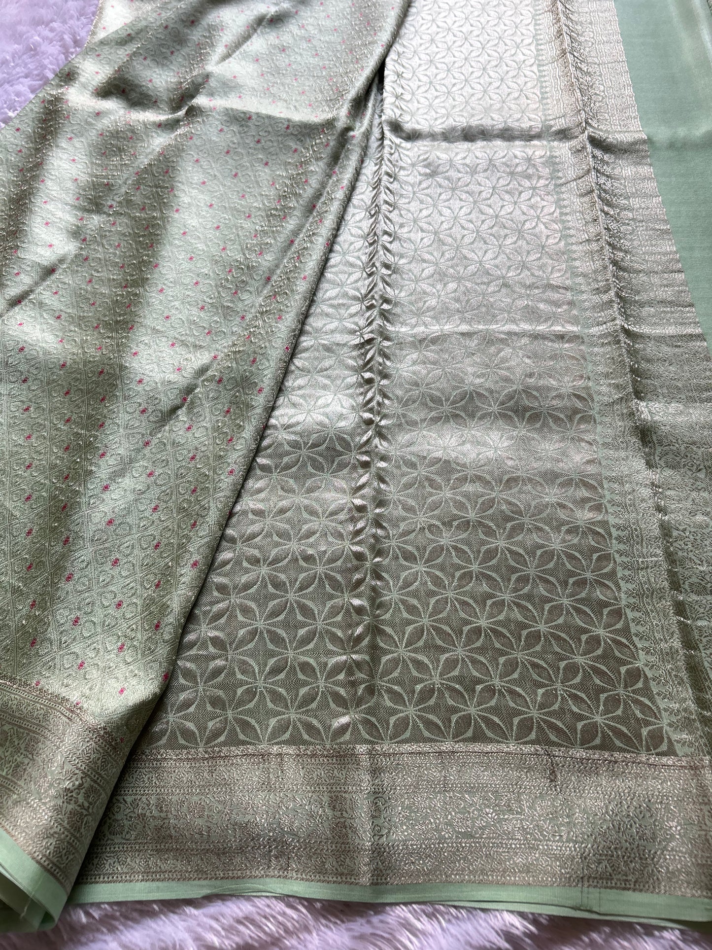 Nakshatra : Solid Pista green