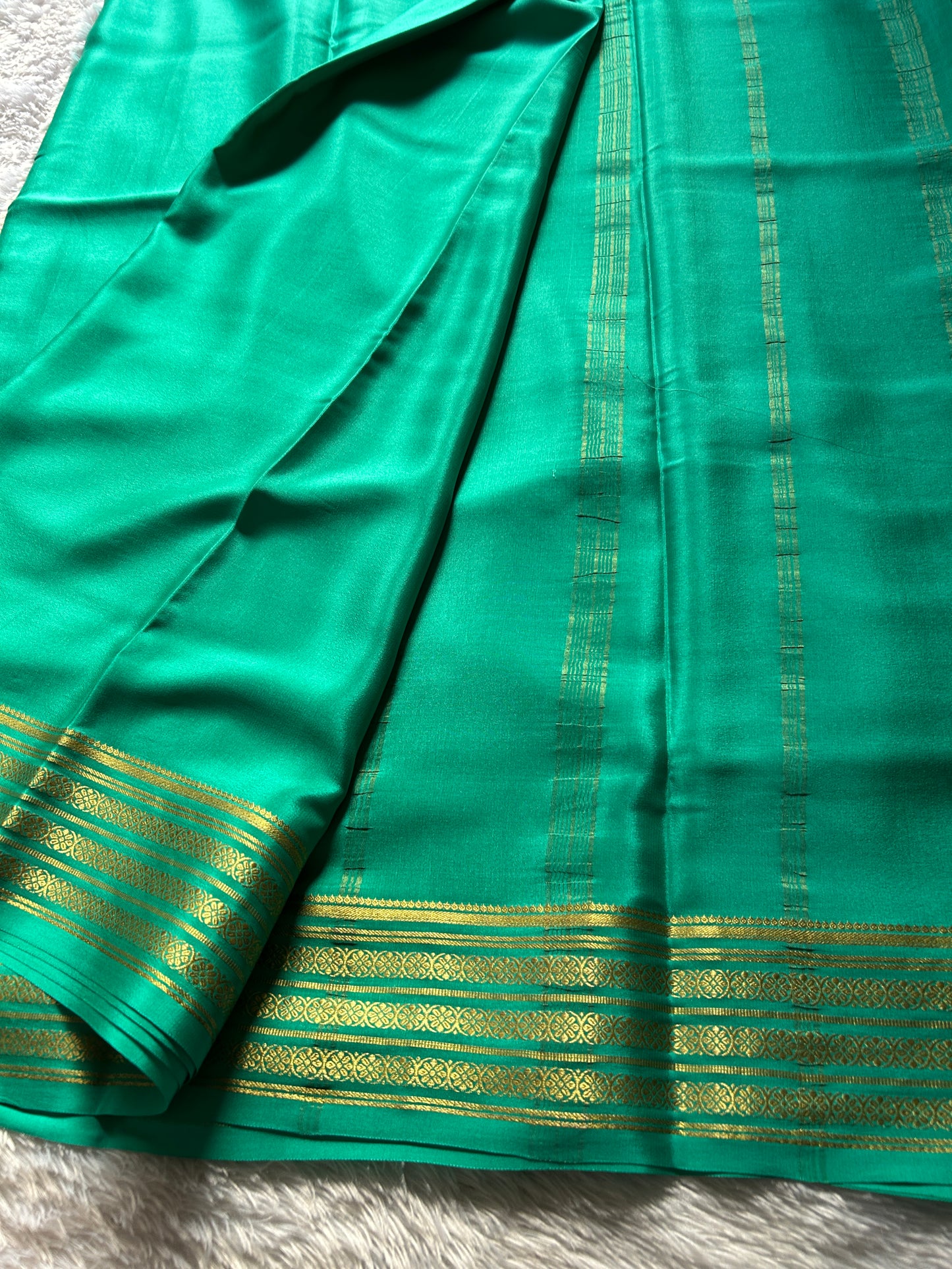 Pushpa : Solid turquoise