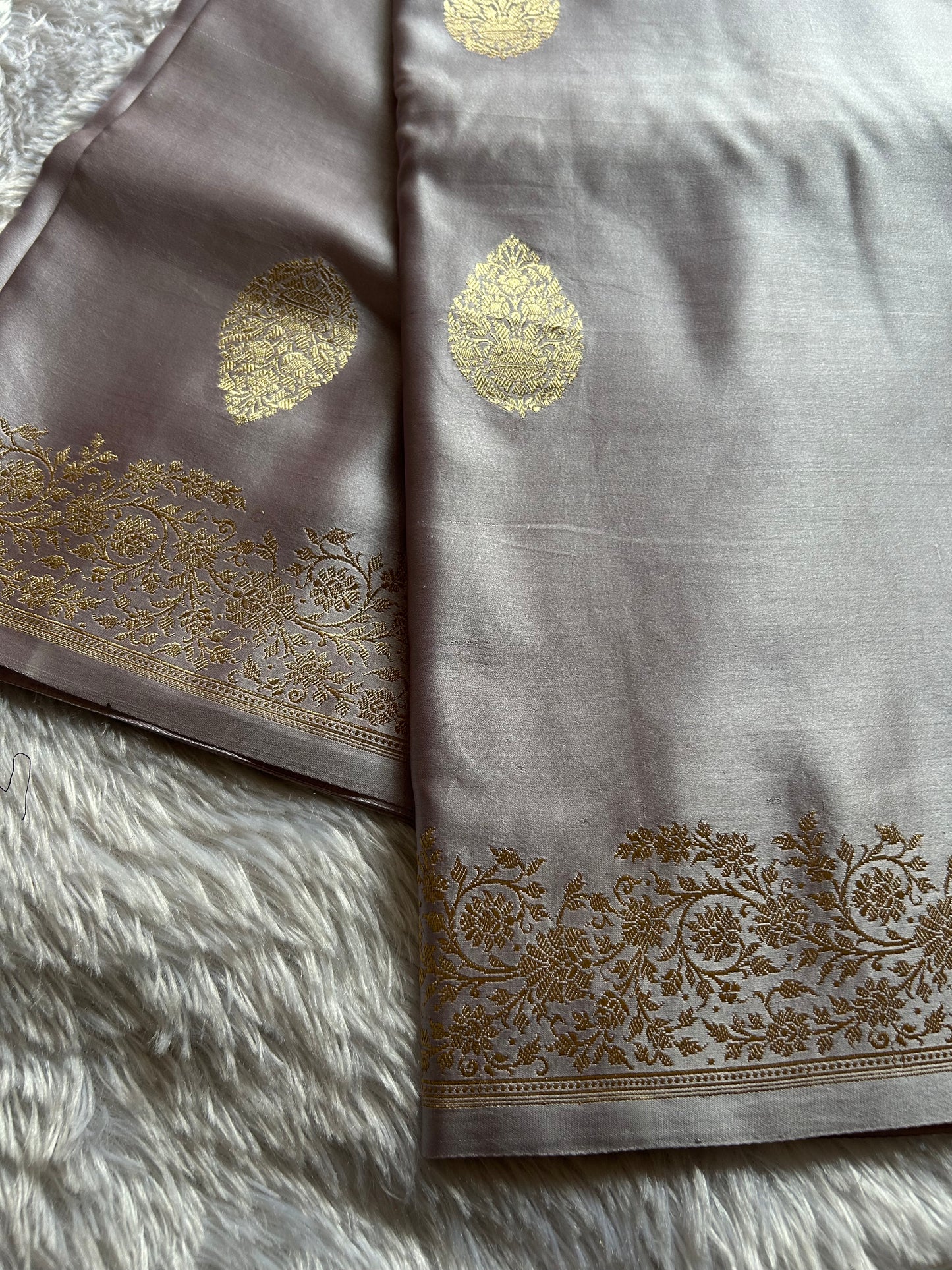 Madhubala : Solid Steel grey