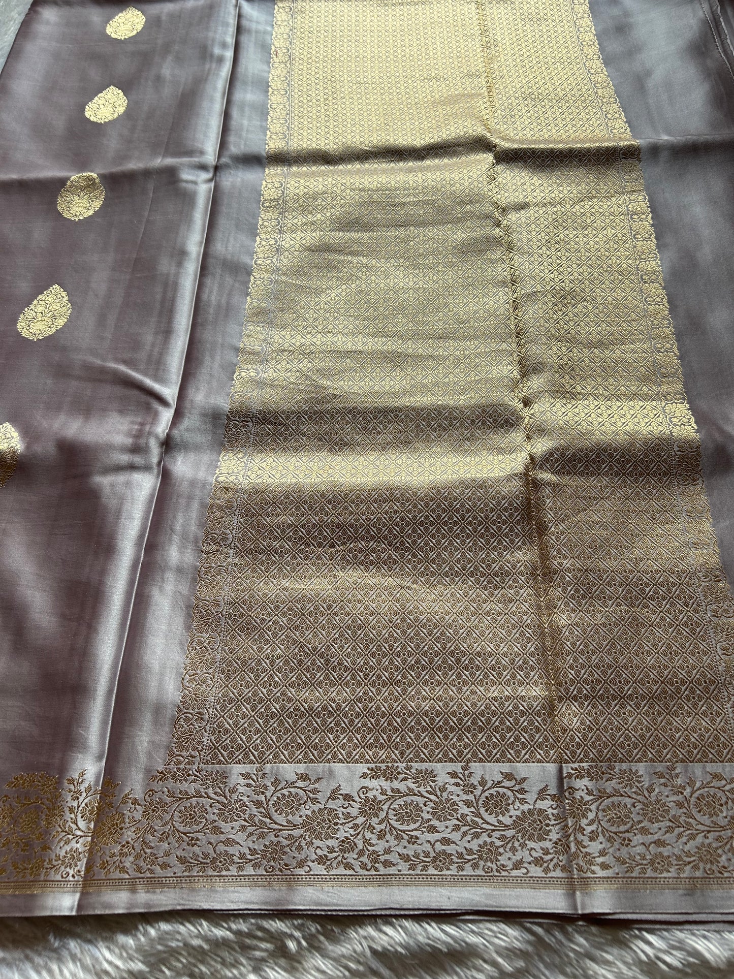 Madhubala : Solid Steel grey