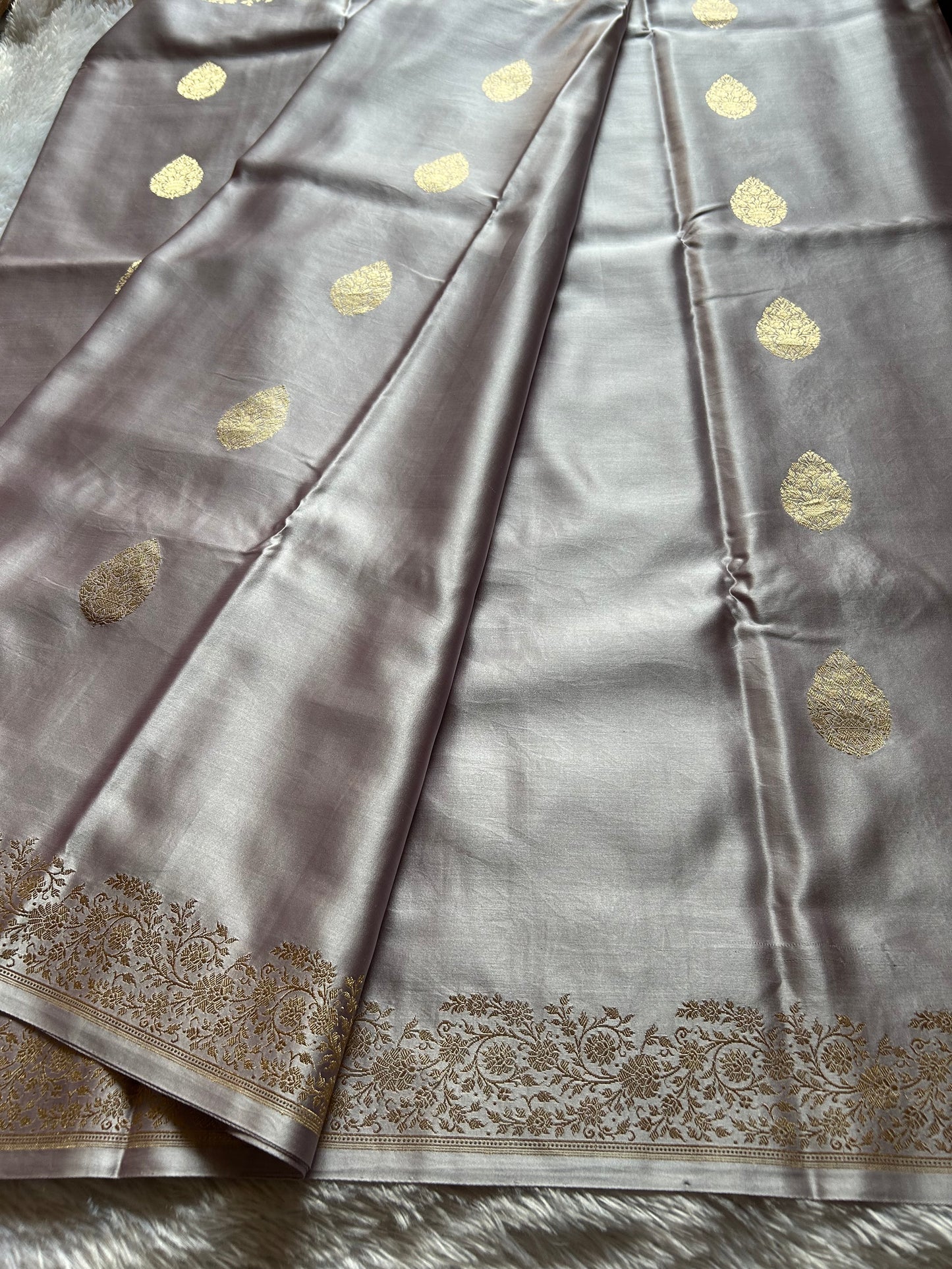 Madhubala : Solid Steel grey