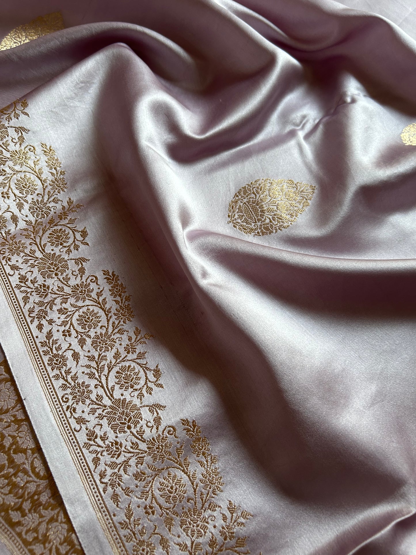 Madhubala : Solid Steel grey