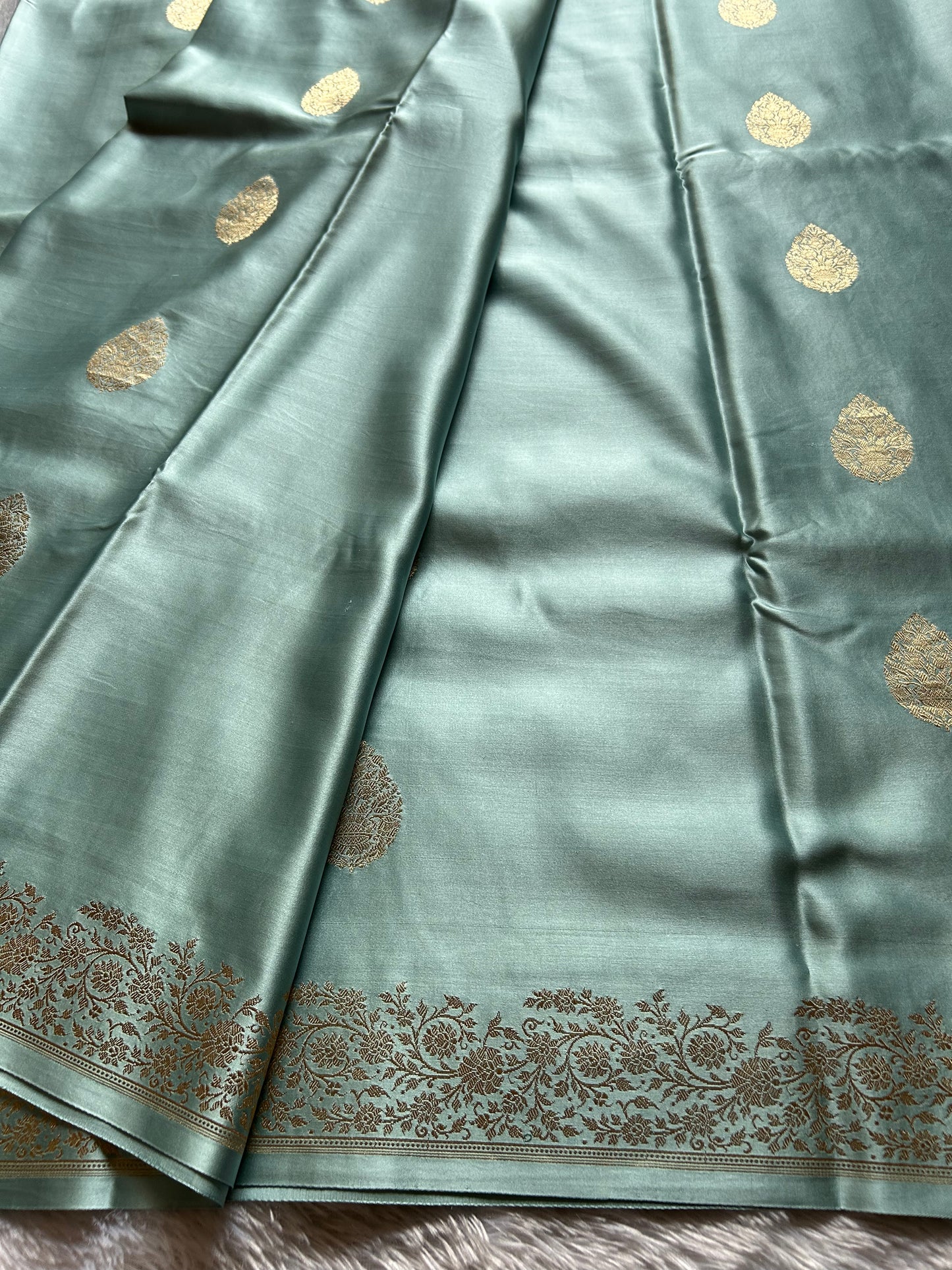 Madhubala : Solid Pastel mint blue