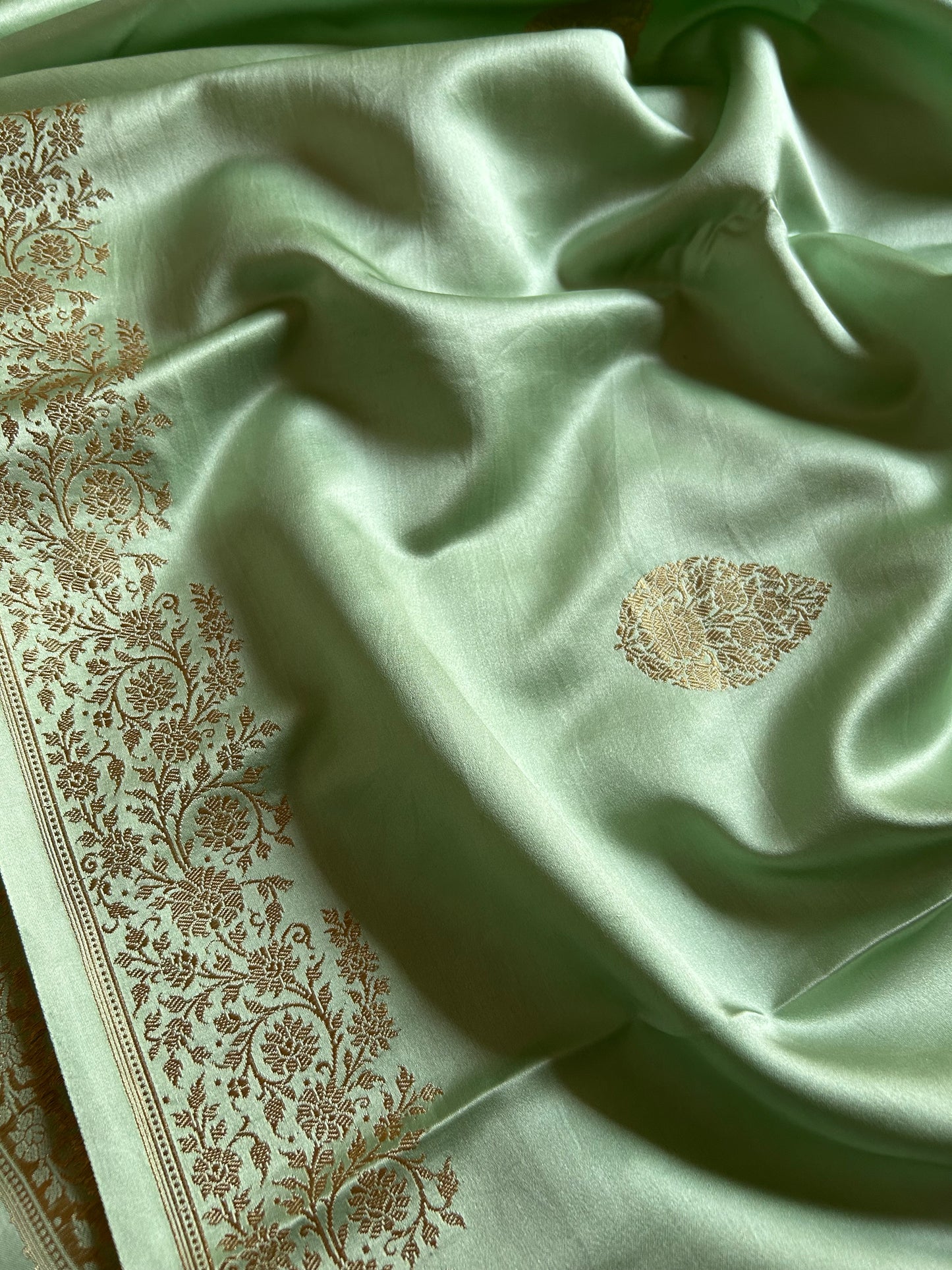 Madhubala : Solid Mint green