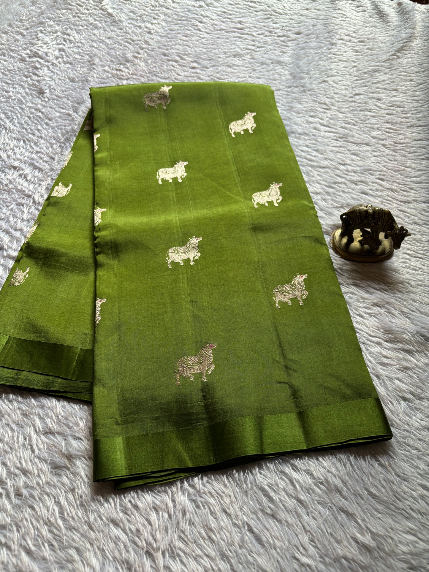 Anupama : Solid Sap green