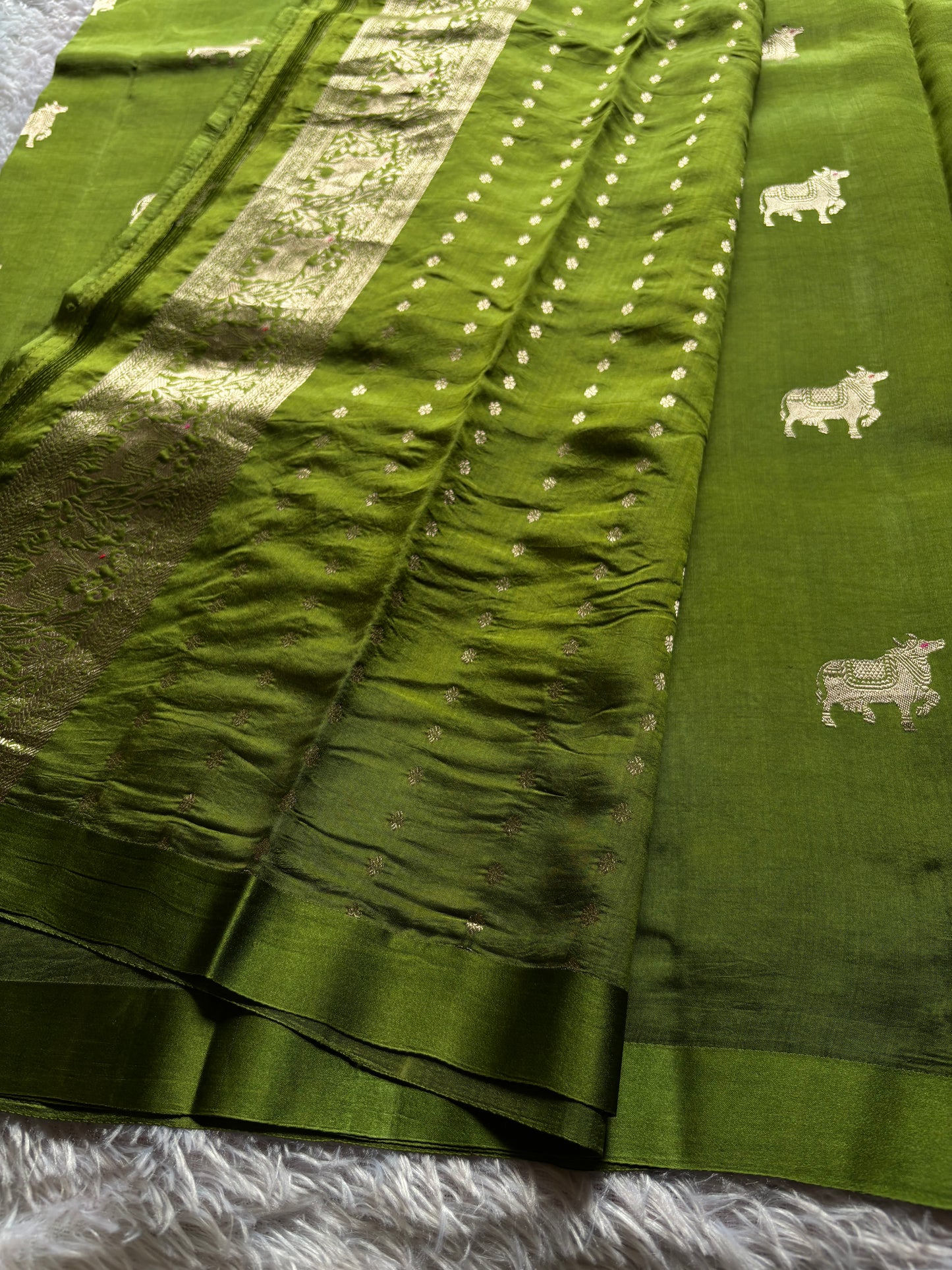 Anupama : Solid Sap green