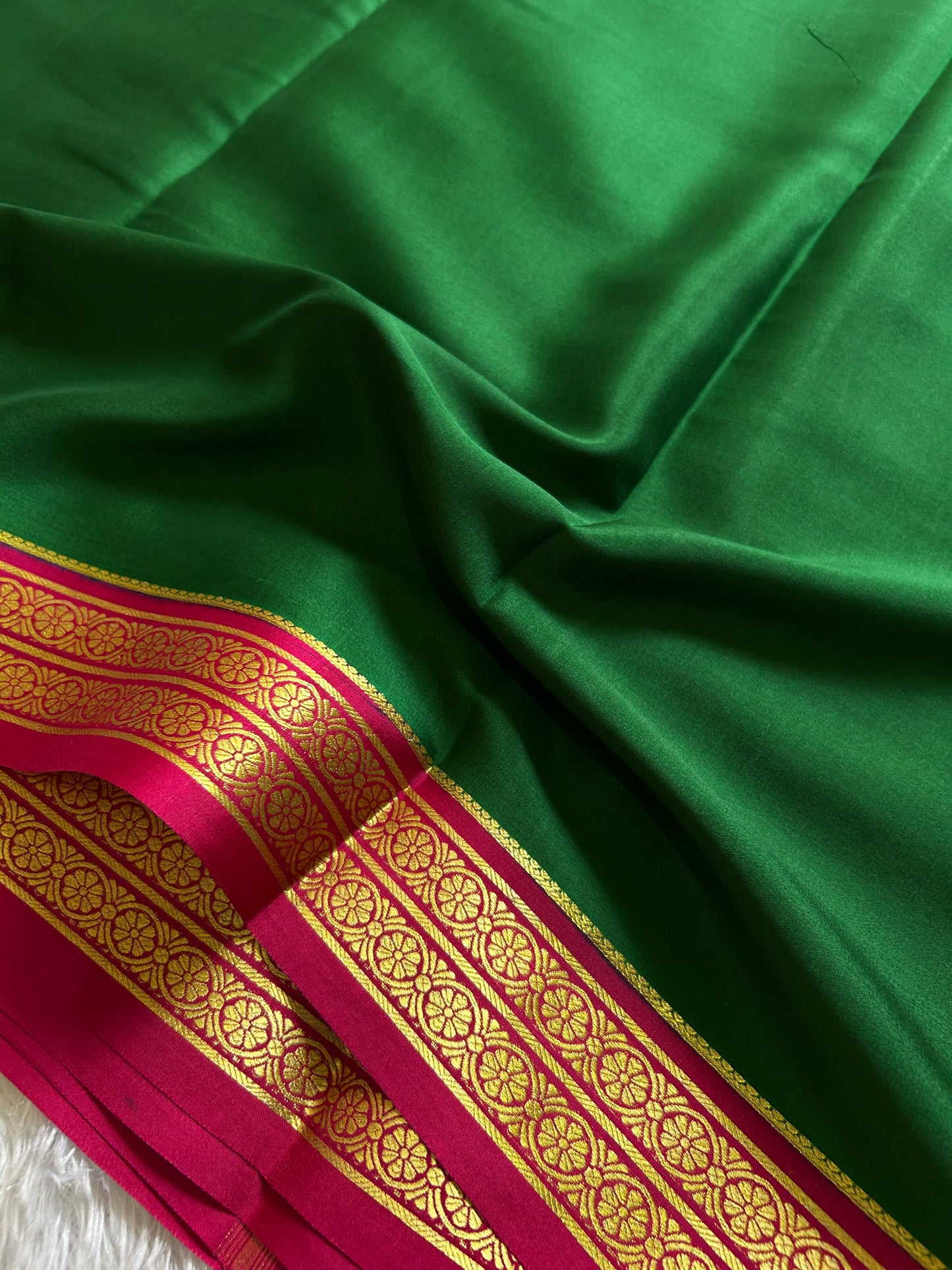 Pushpavathi (2D) : Bottle green-pink