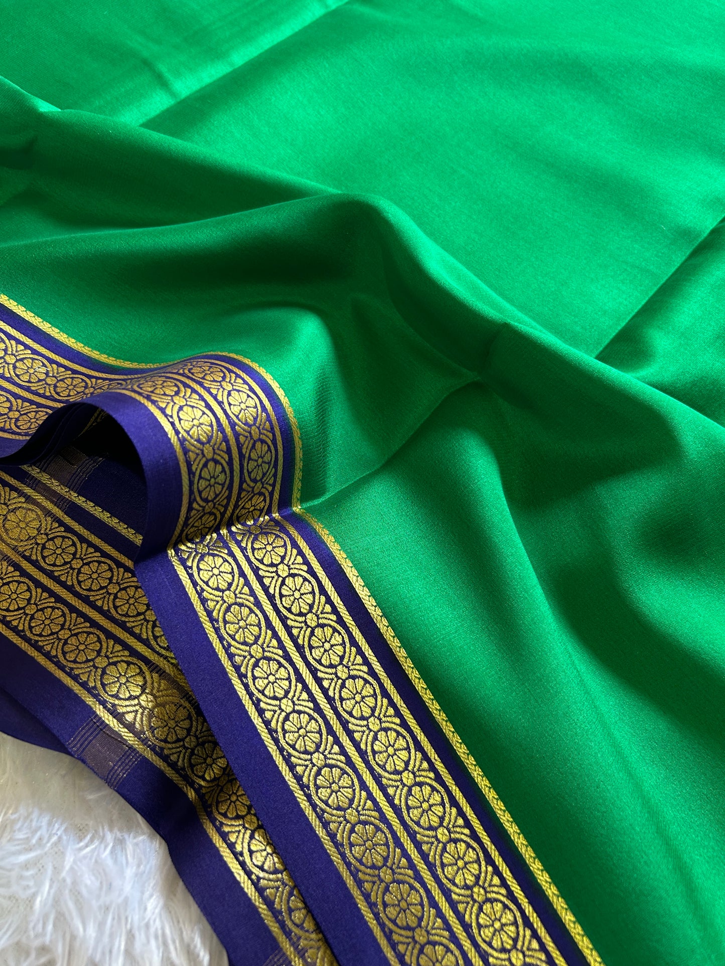 Pushpavathi (2D) : Sea green-navy blue