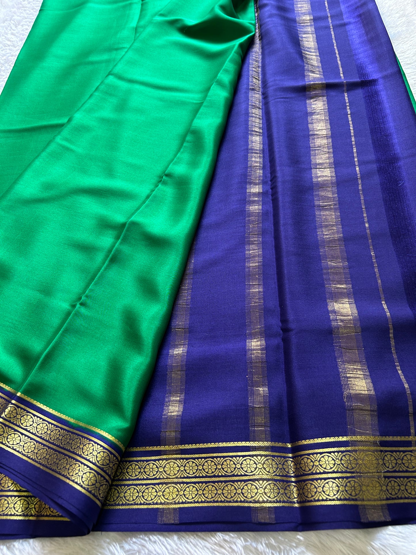 Pushpavathi (2D) : Sea green-navy blue