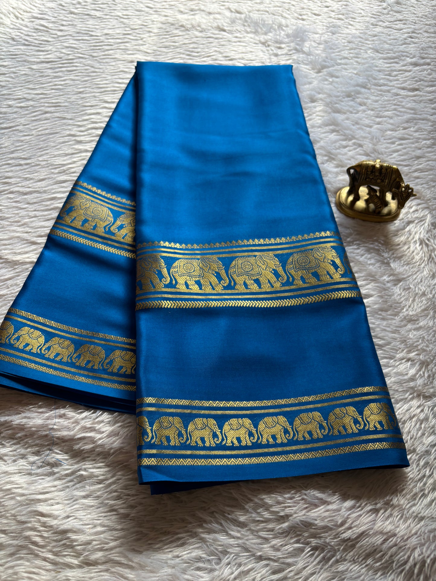 Prashanthi : Solid Electric blue