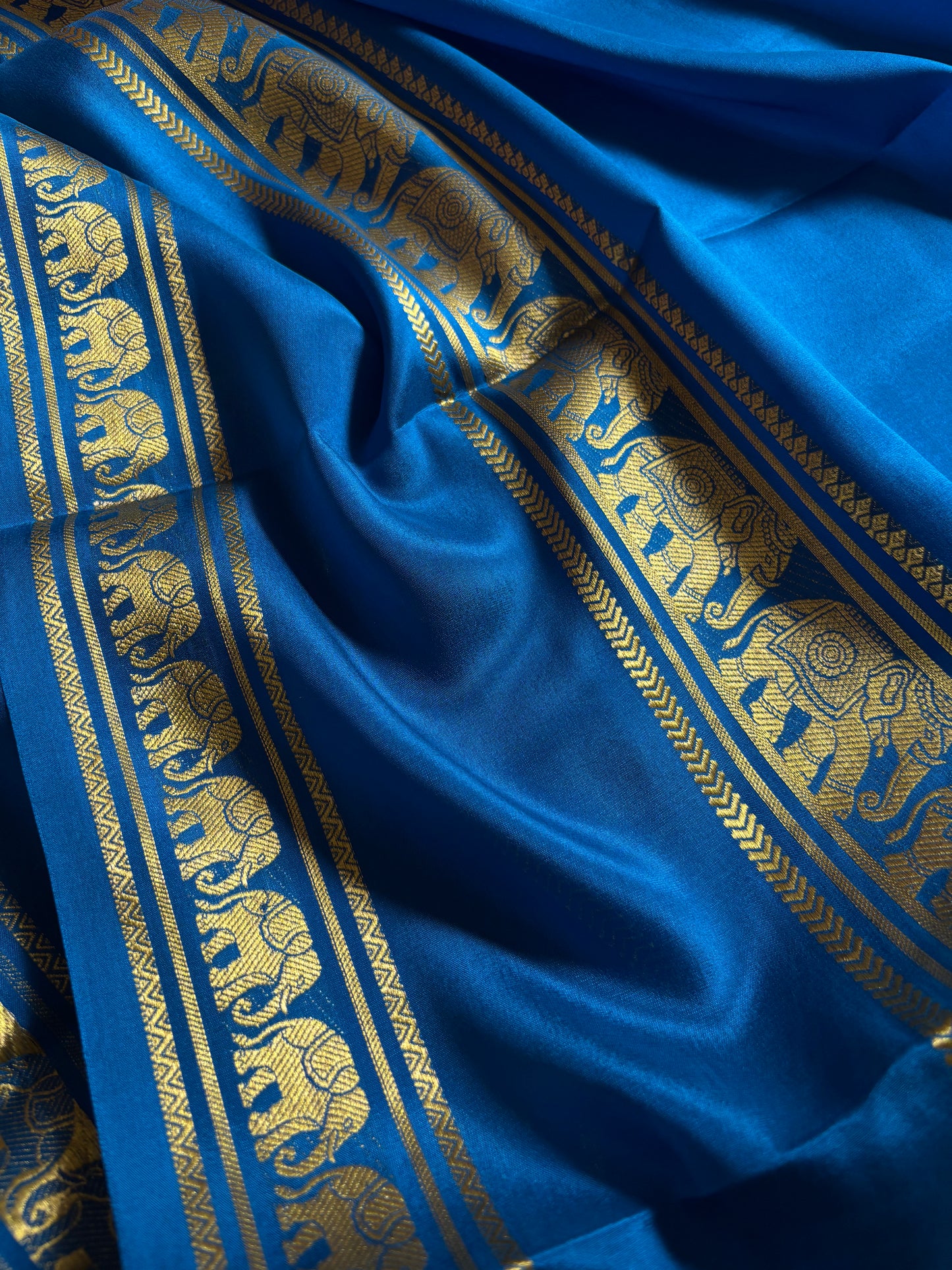 Prashanthi : Solid Electric blue