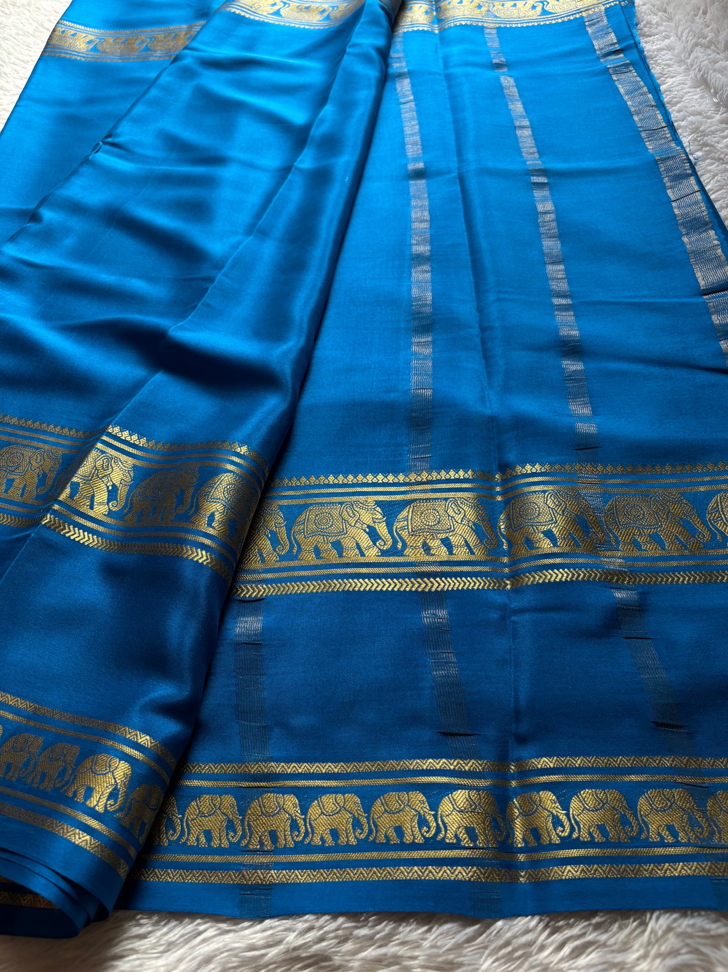 Prashanthi : Solid Electric blue
