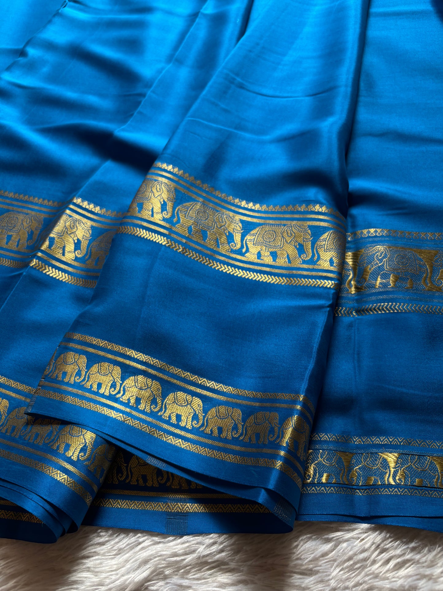 Prashanthi : Solid Electric blue